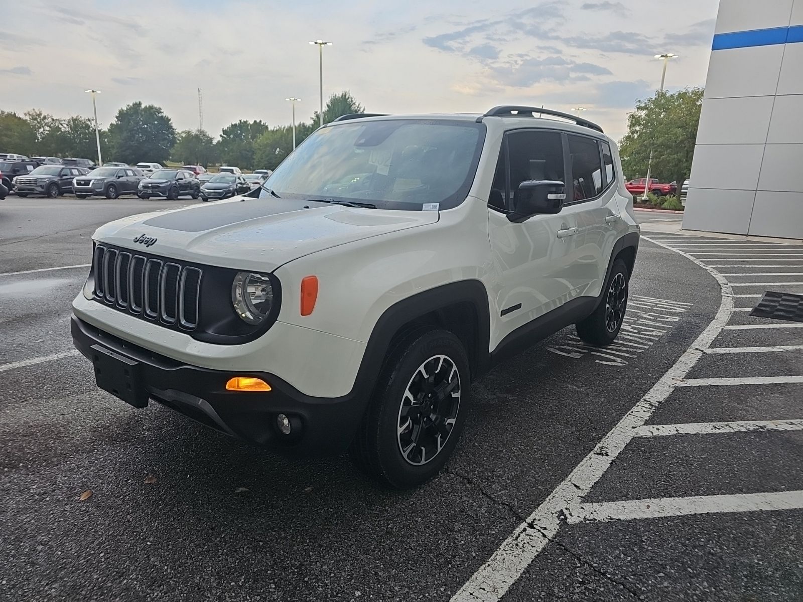  2023 Jeep Renegade Latitude 4WD   