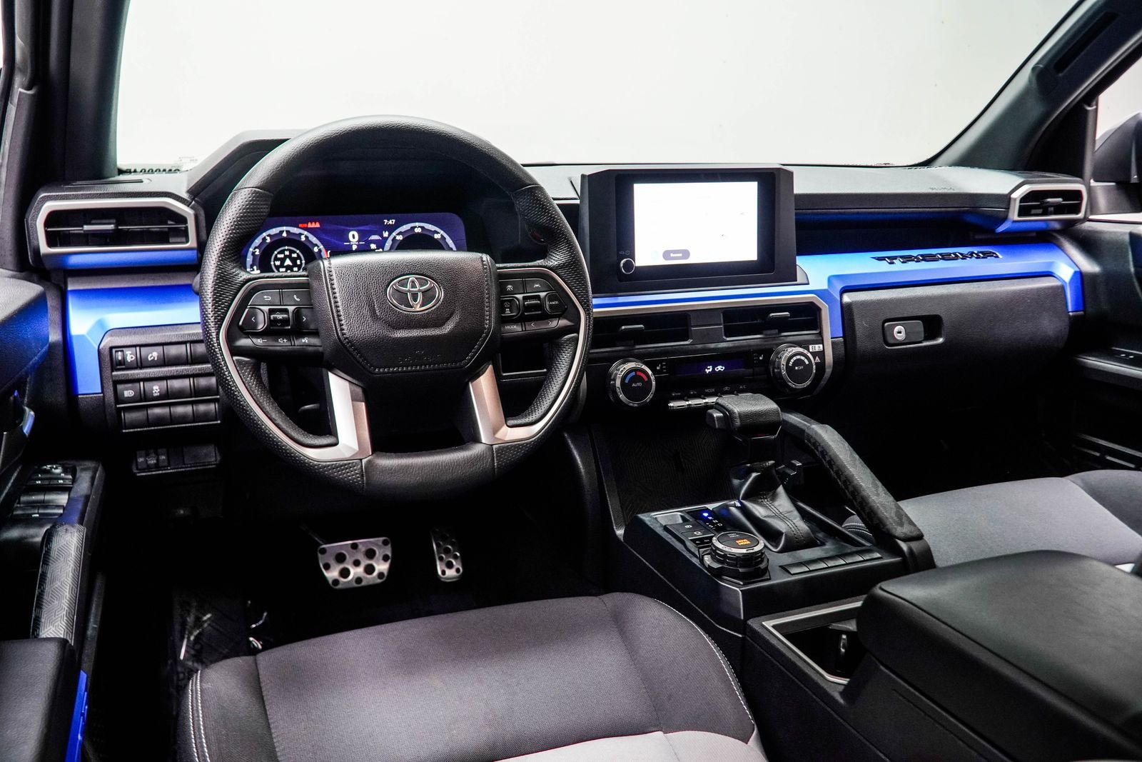 View vehicle photo 5