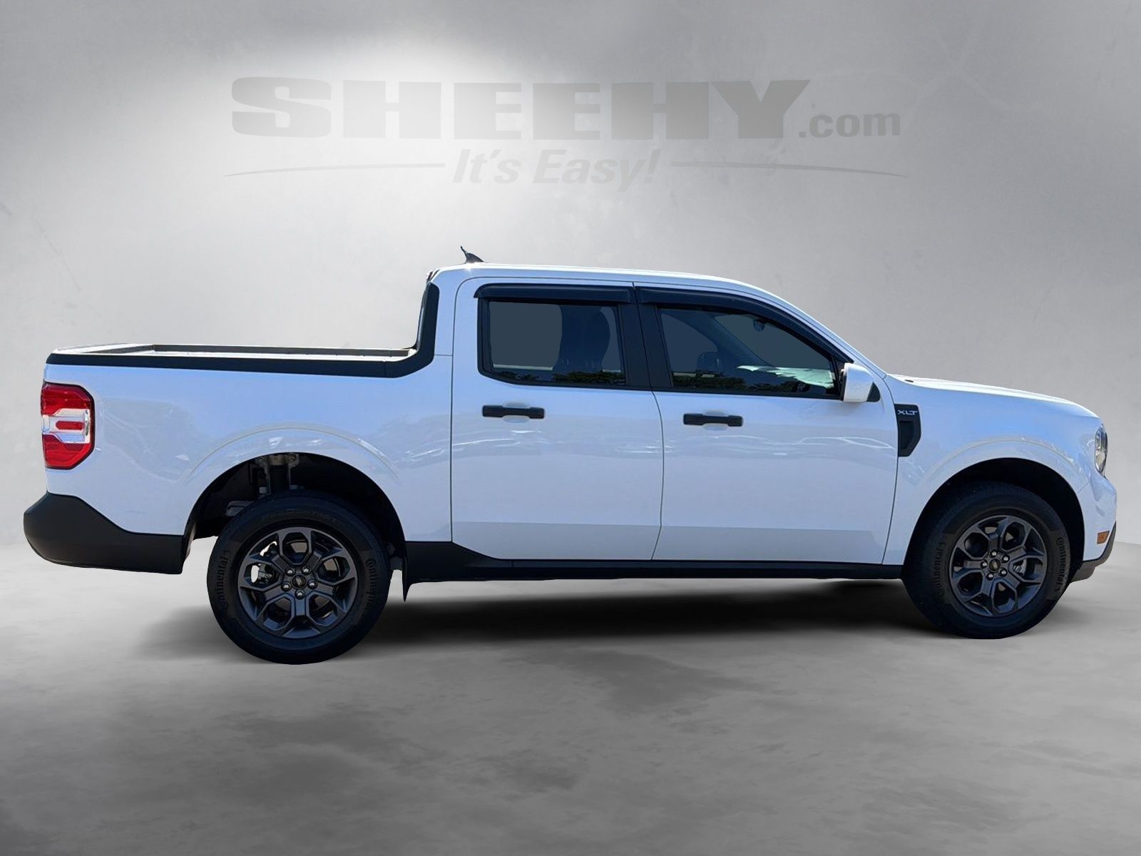 Certified Used 2023 Oxford White Ford XLT image 10