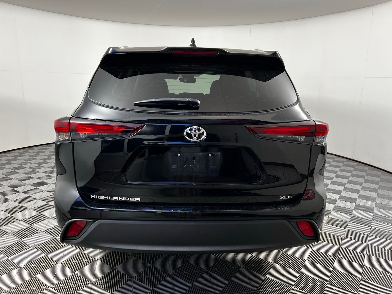 Thumbnail: 2024 Toyota Highlander - 6