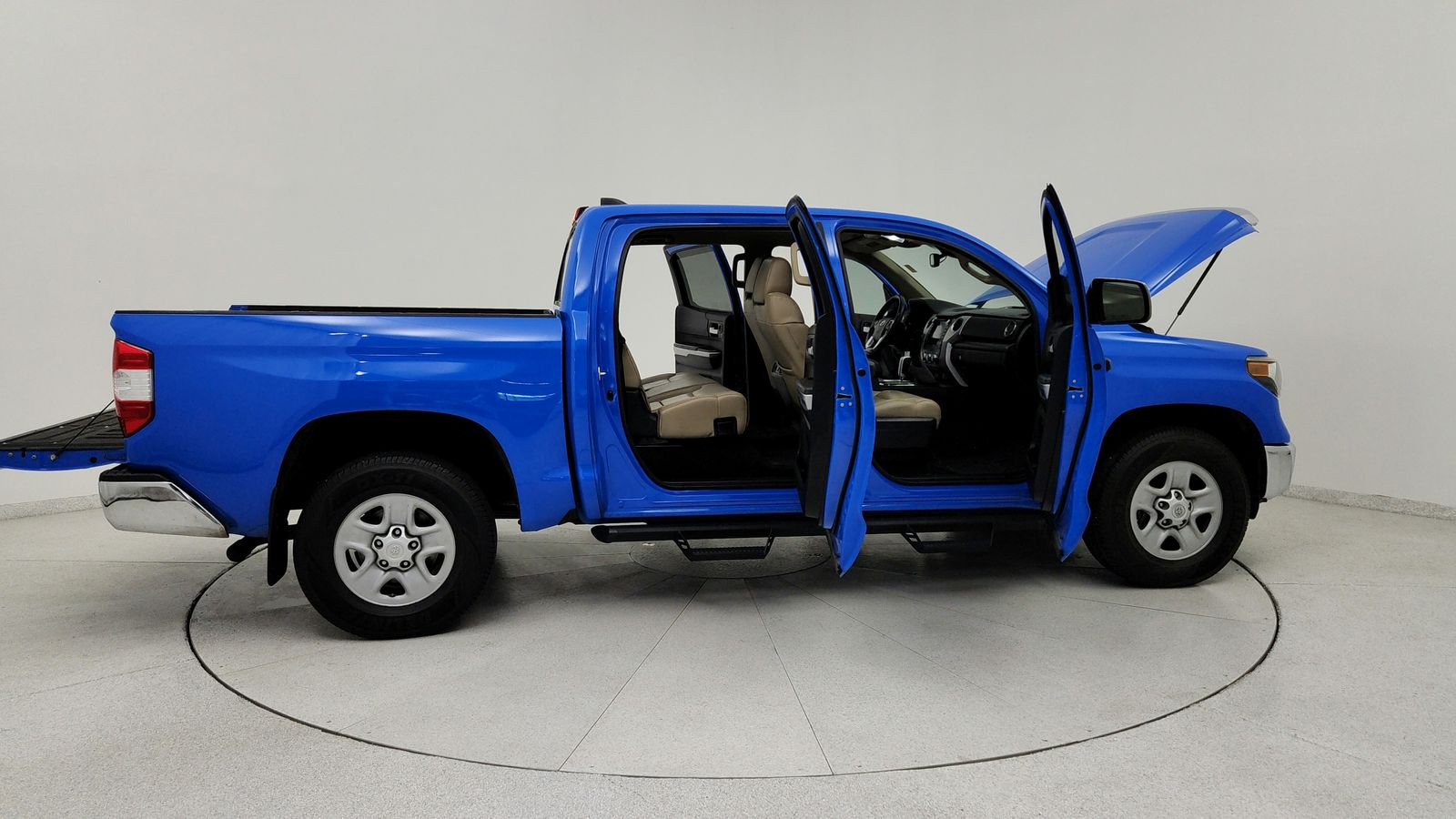 Used 2021 Blue Toyota SR5 image 12