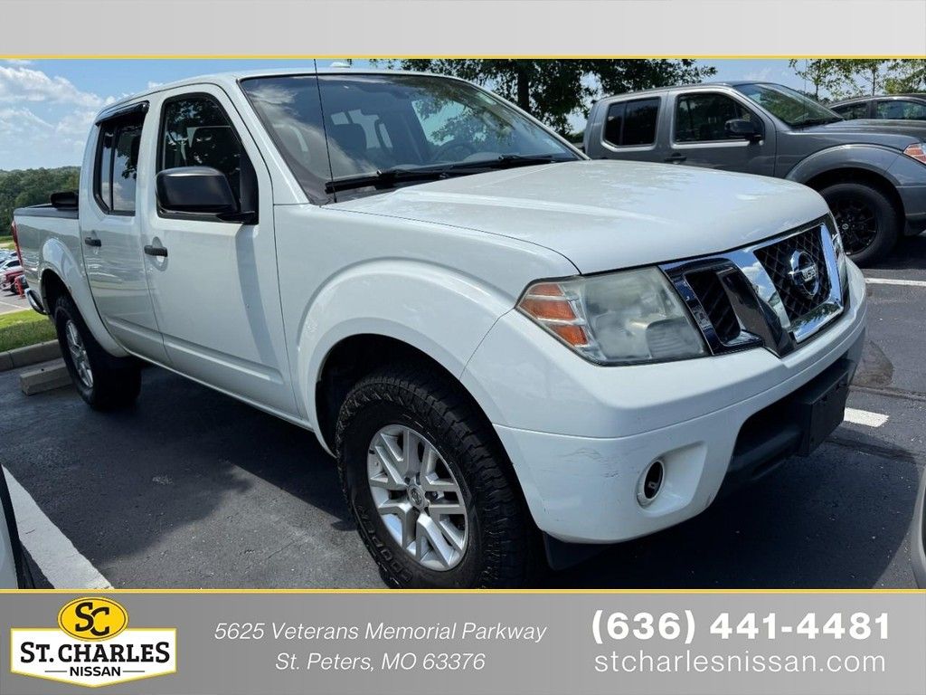 Glacier White 2015 Nissan Frontier Pickup Truck Four-Wheel Drive 5-Speed Automatic Overdrive