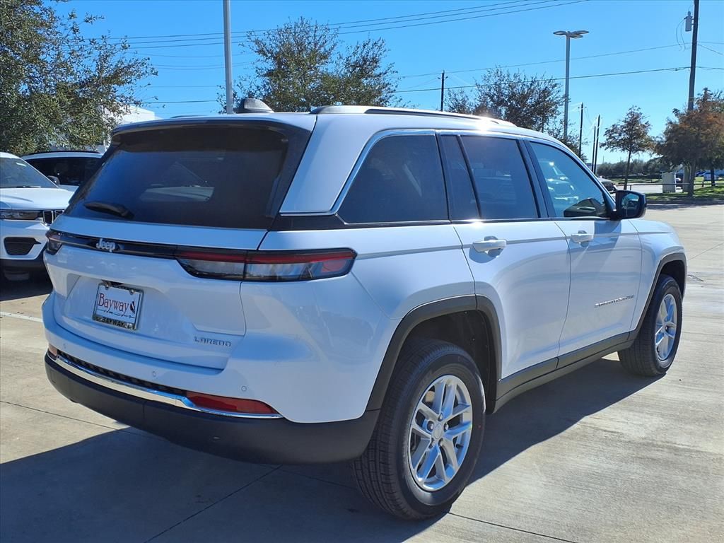 2025 Jeep Grand Cherokee Laredo - 3