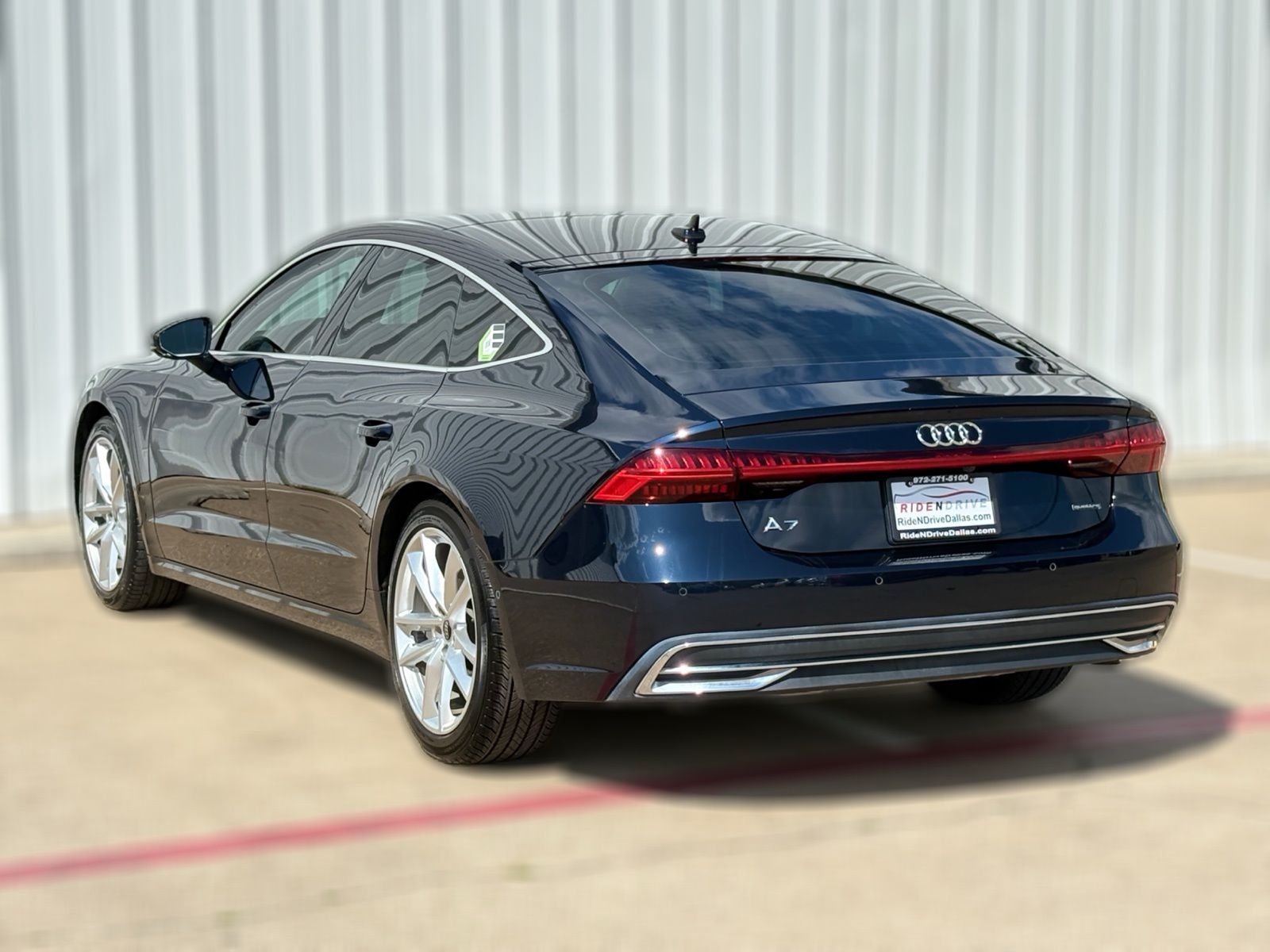 View vehicle photo 7