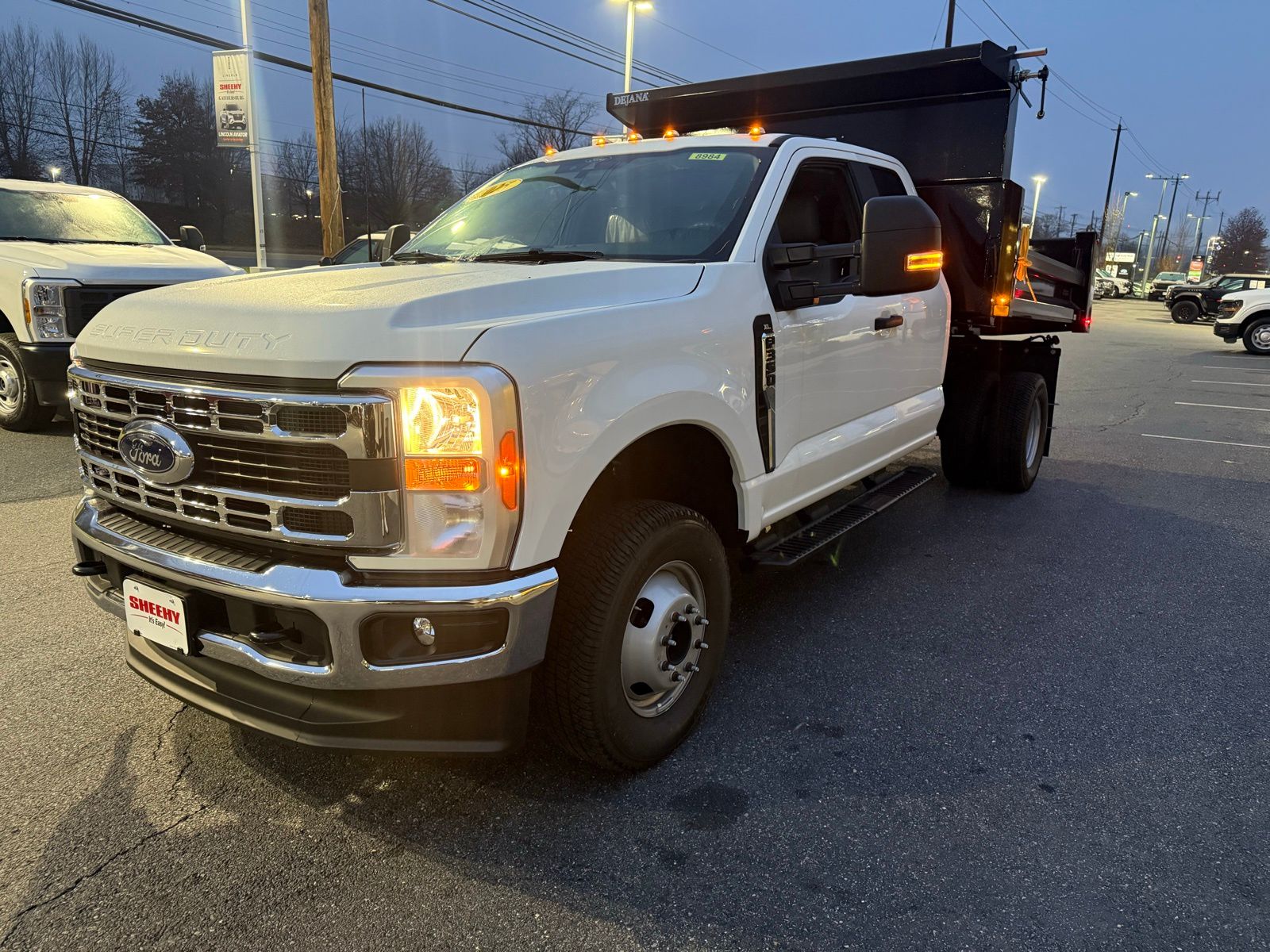 2025 Ford F-350 Super Duty Chassis Cab