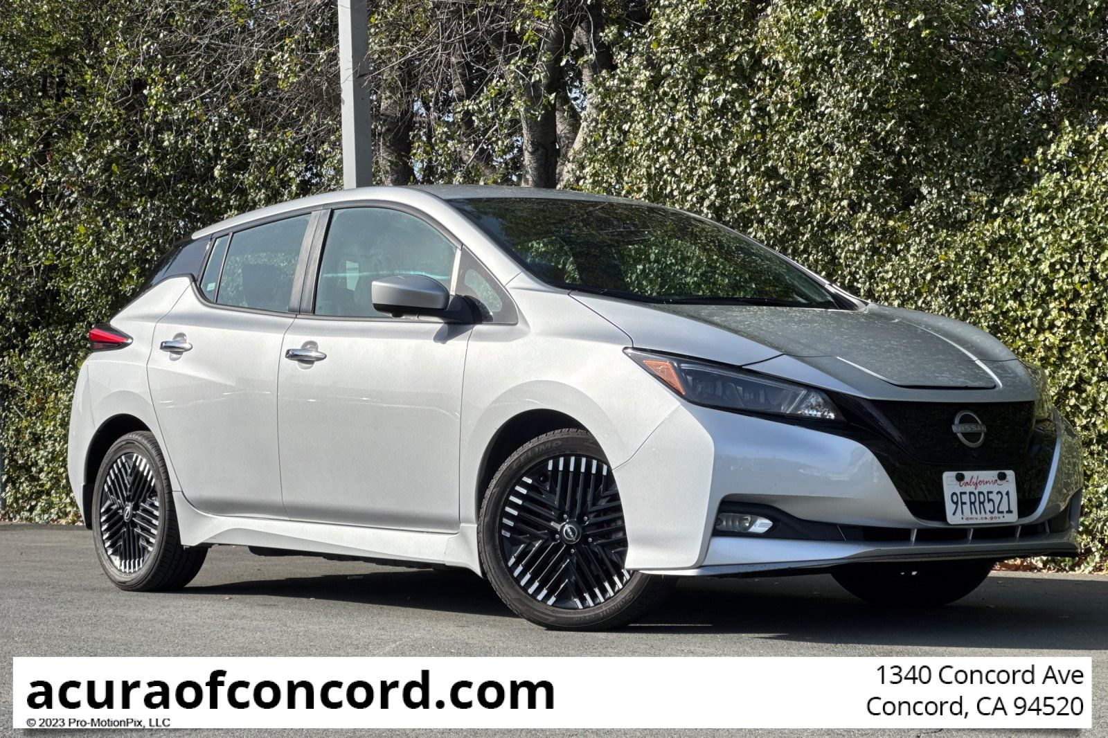 Brilliant Silver Metallic 2023 Nissan LEAF SV Plus FWD Hatchback Front-Wheel Drive Automatic