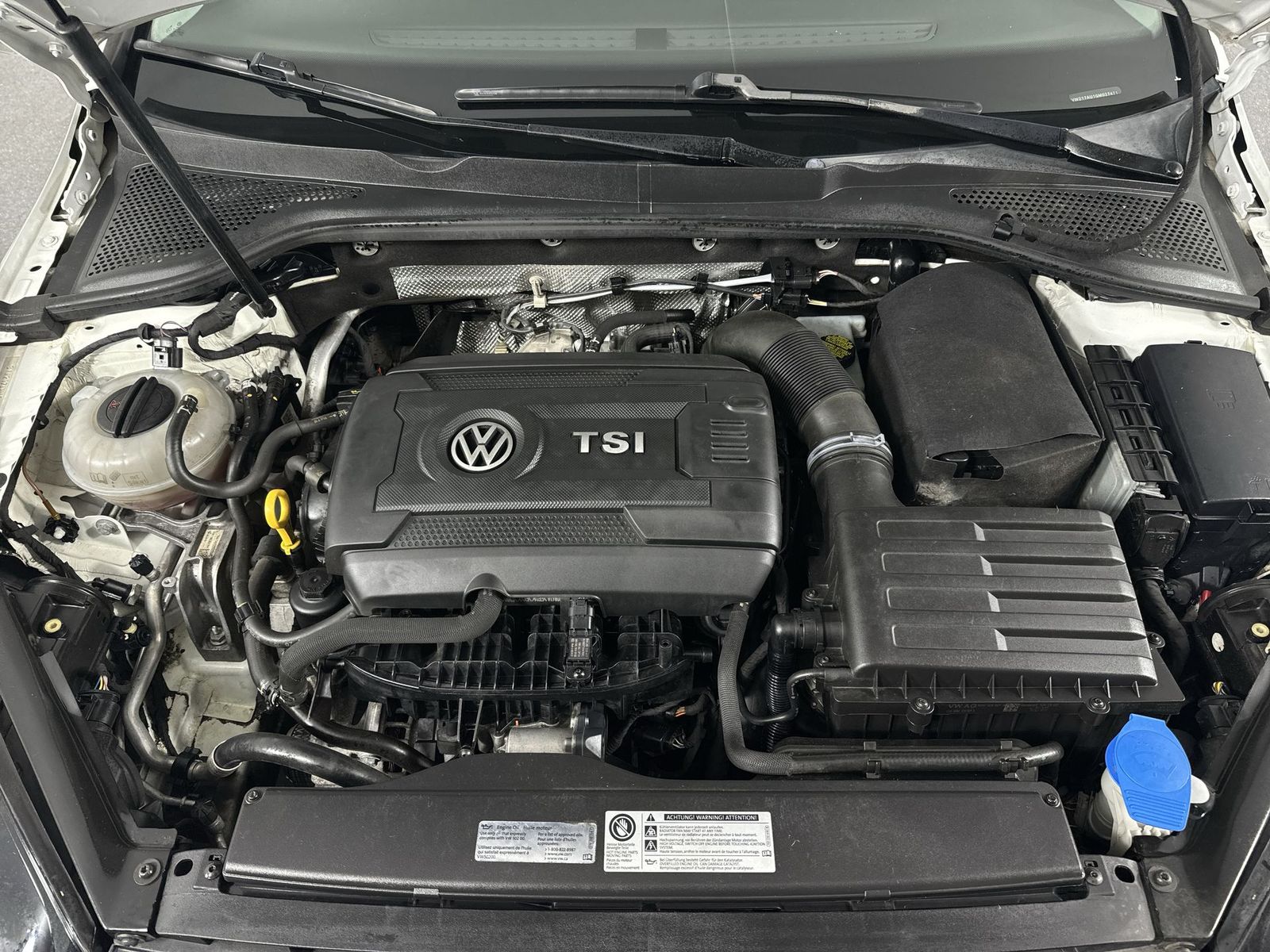 2016 Volkswagen Golf TSI S 4-Door 40