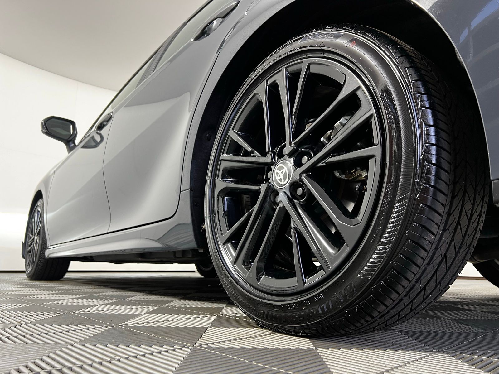 Thumbnail: 2025 Toyota Camry - 25