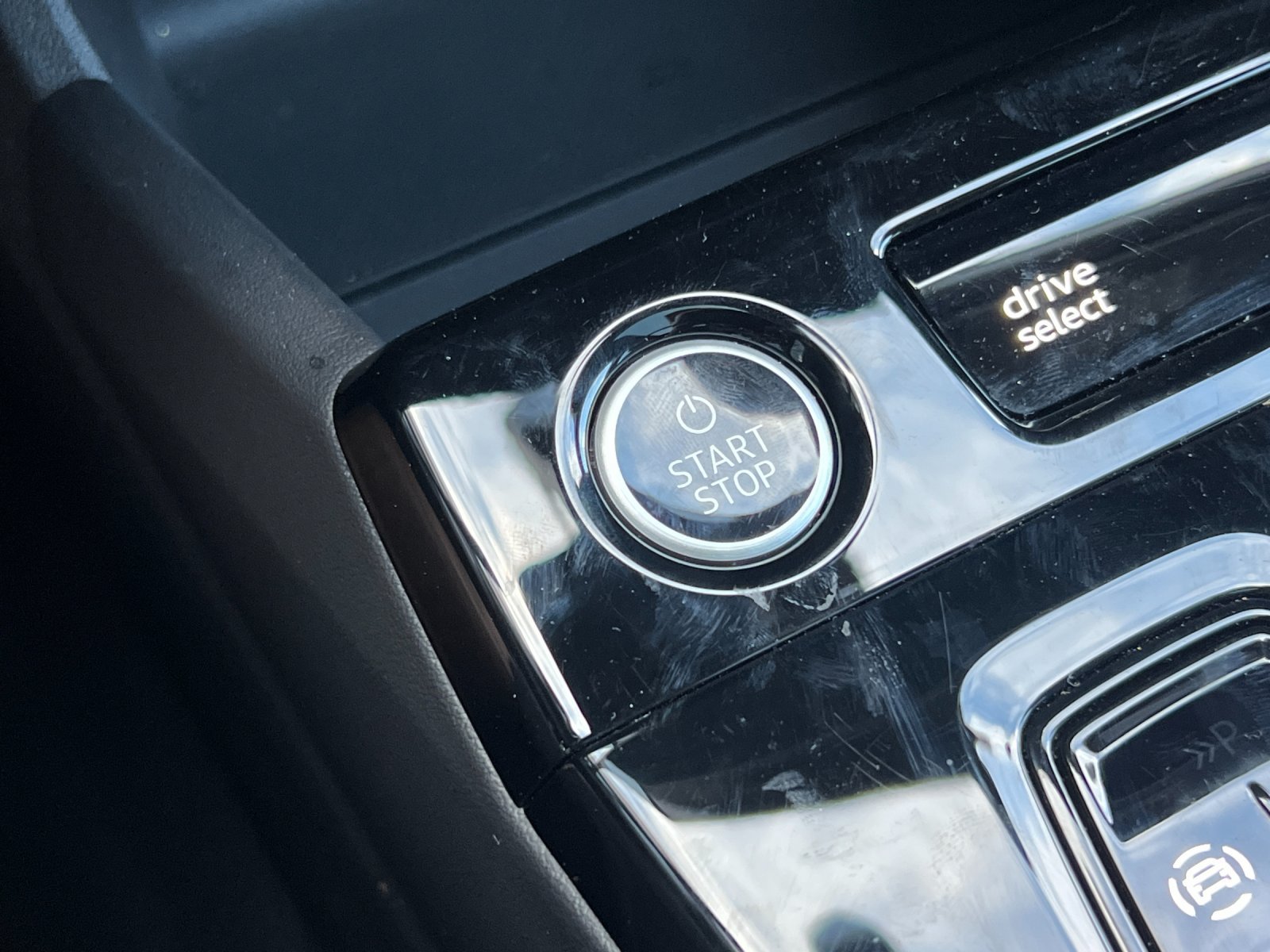 2025 Audi Q6 e-tron Premium Plus — foto completa 22 de 28