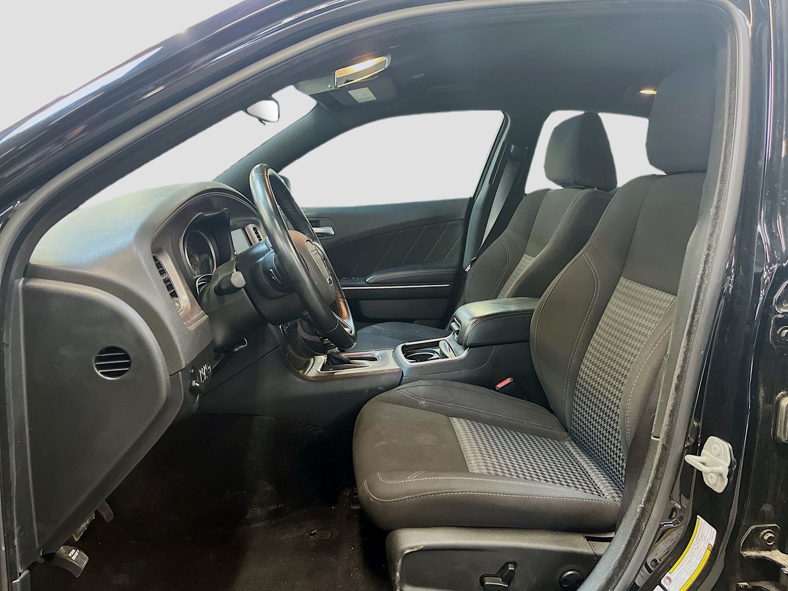 Used 2023 Black Dodge SXT image 19