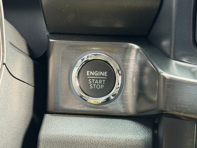 New 2026 Star White Metallic Tri-Coat Ford Lariat image 31