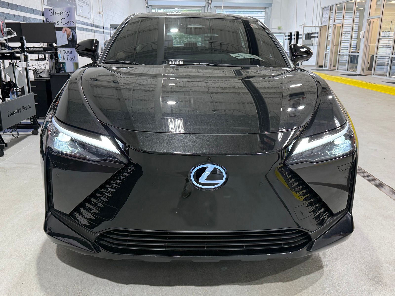 View vehicle photo 2