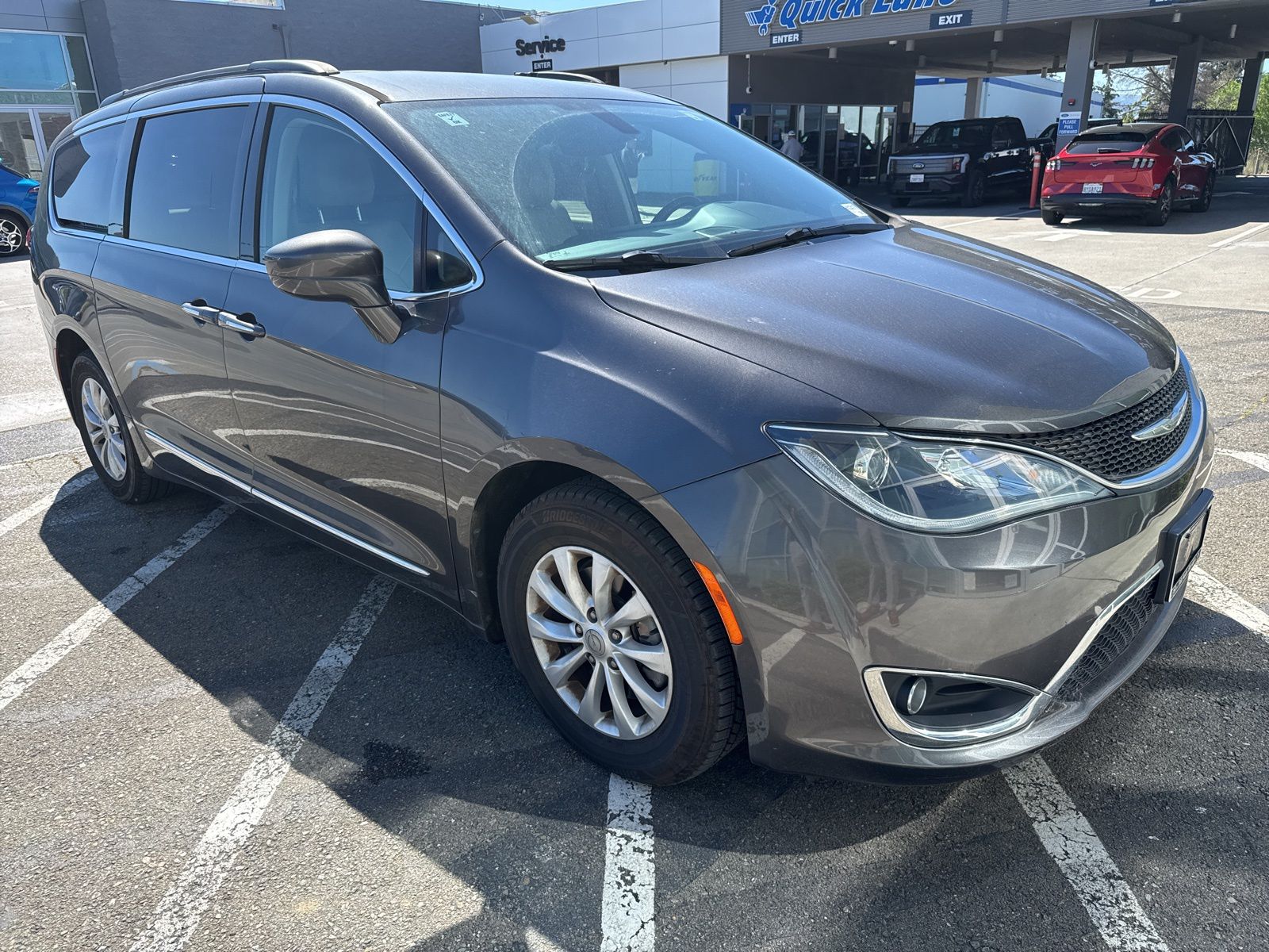 Used 2017 Gray Chrysler Touring L image 7