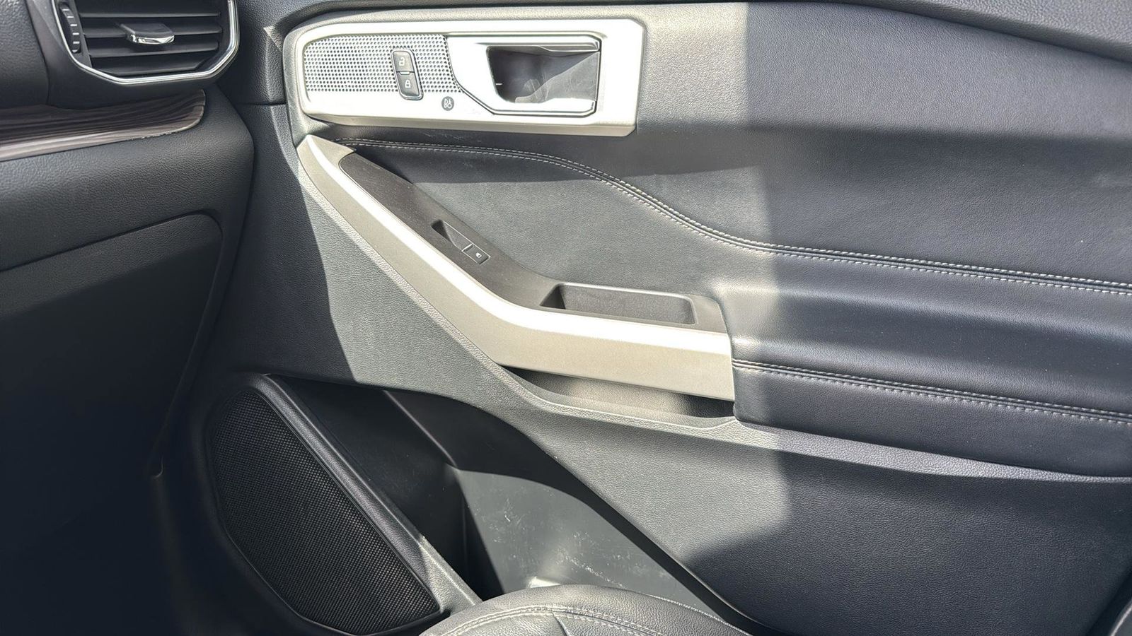 Used Car 2020 Ford Explorer  Limited For Sale Under $25,000 In Austin, Texas