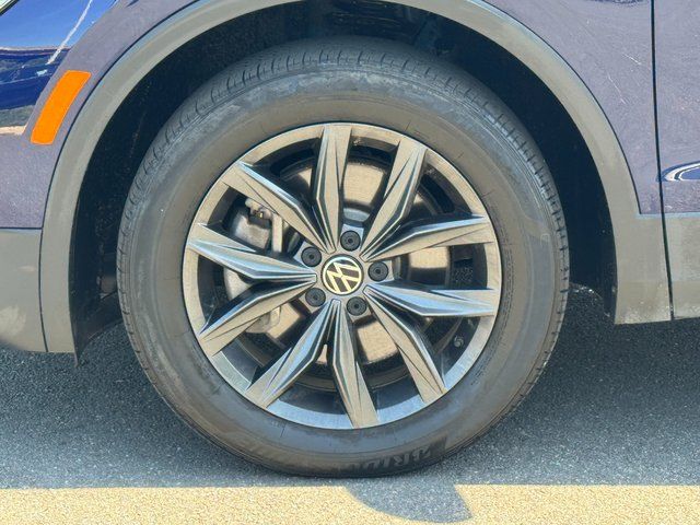 Used 2023 Blue Volkswagen 2.0T SE image 24