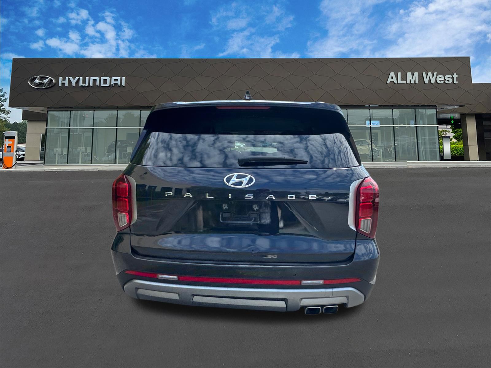 Used 2025 White Hyundai SEL image 6