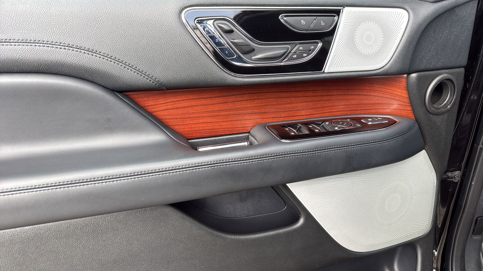 Used Car 2022 Lincoln Navigator L  Reserve For Sale Under $50,000 In Austin, Texas