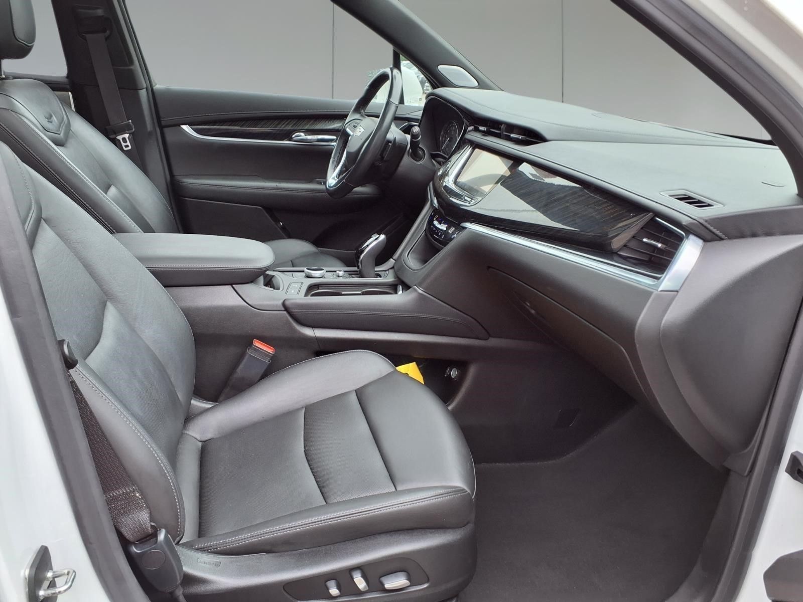 2020 Cadillac XT6 Premium Luxury White at Tom Peacock Cadillac
