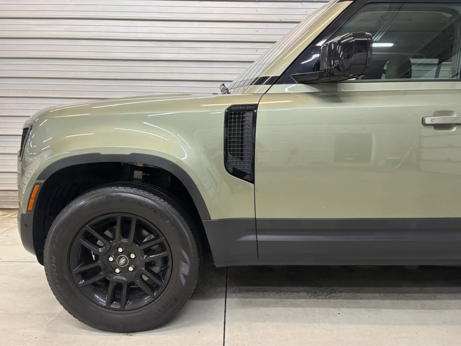 Photo 4 of 2022 Land Rover Defender 110 S