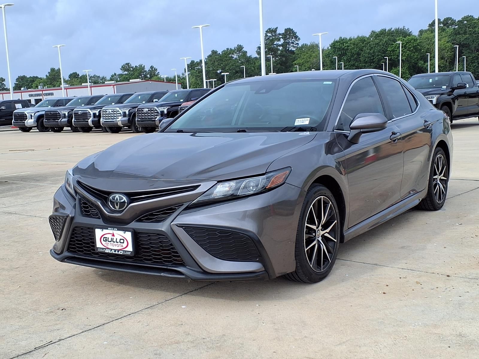 2021 Toyota Camry SE Gray at Autostrade