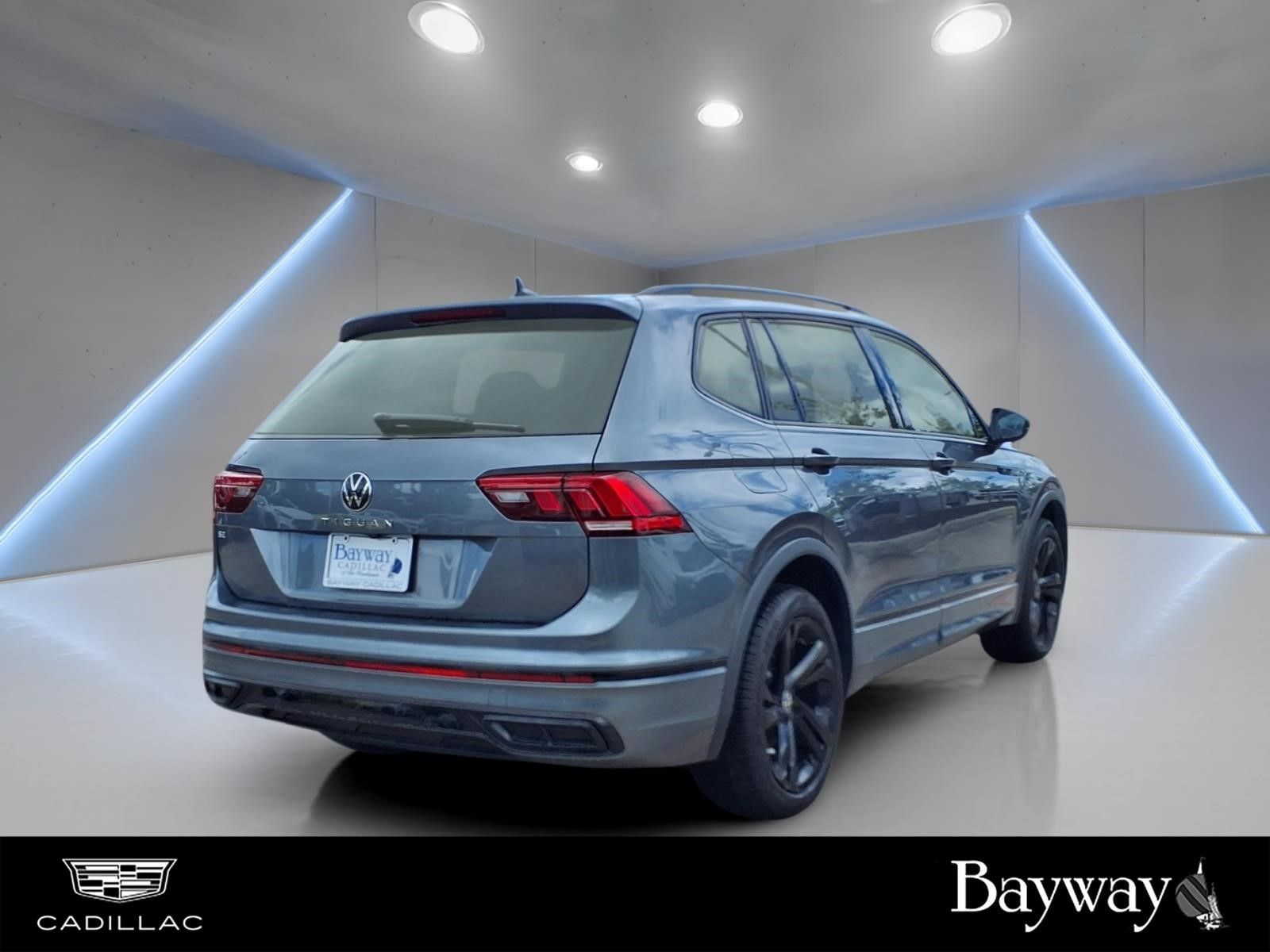 2024 Volkswagen Tiguan 2.0T SE R-Line Black - 1