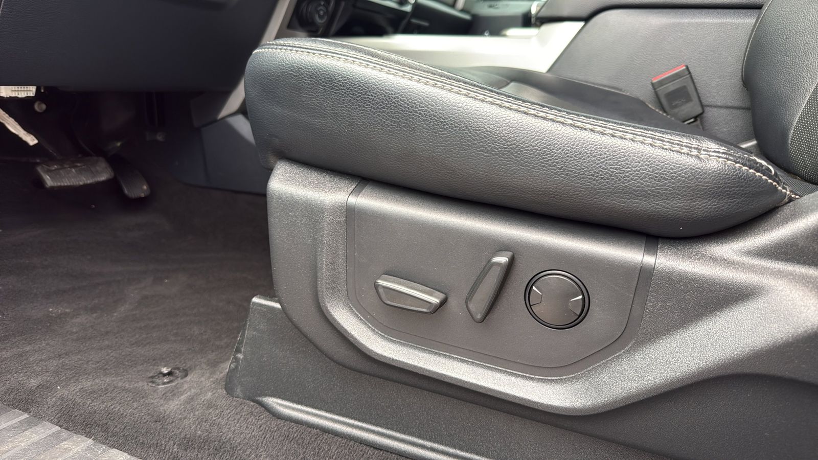 Used Car 2022 Ford F-350sd  Lariat For Sale Under $60,000 In Austin, Texas
