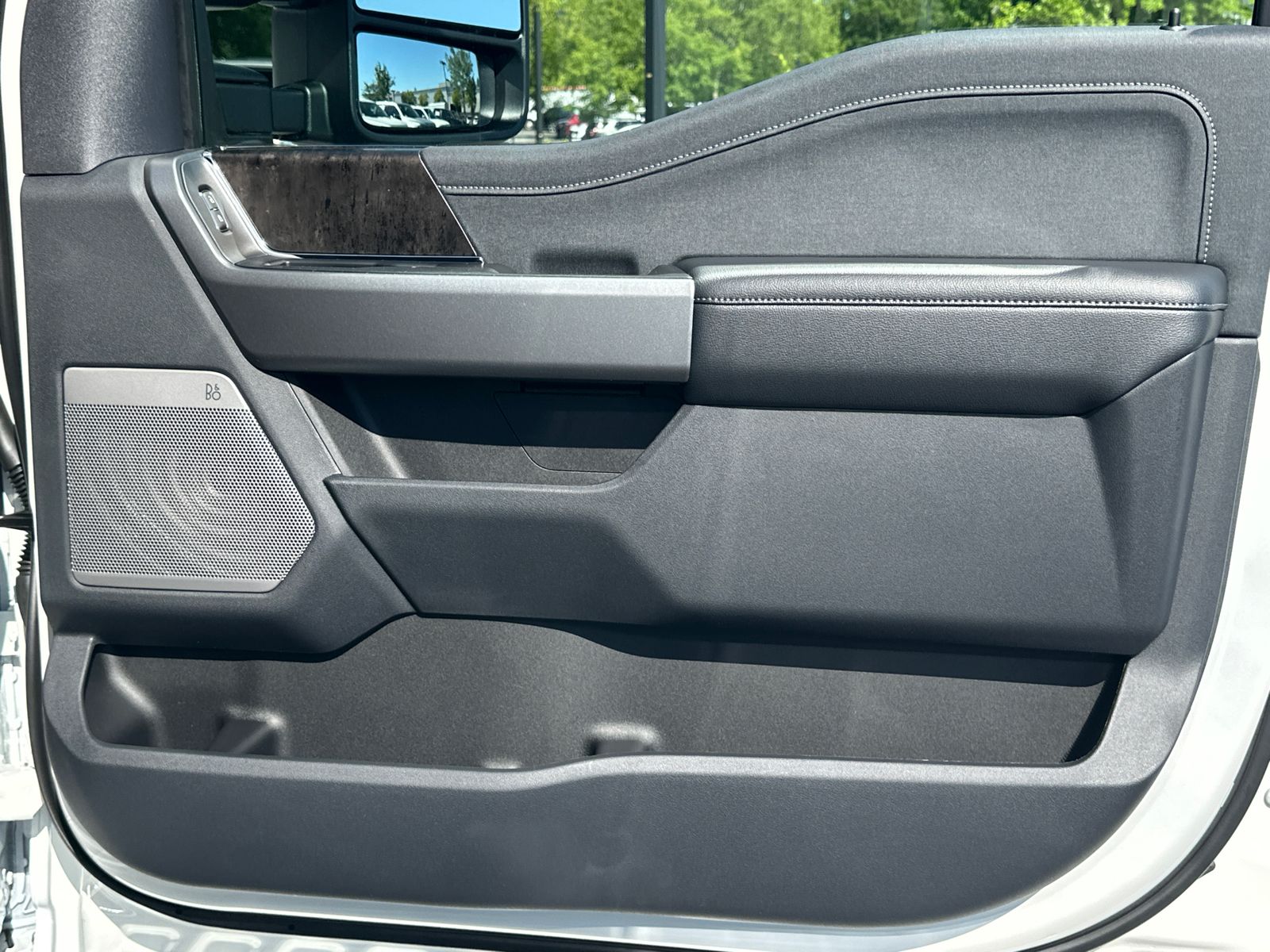New 2026 Star White Metallic Tri-Coat Ford F-350® Lariat® image 15