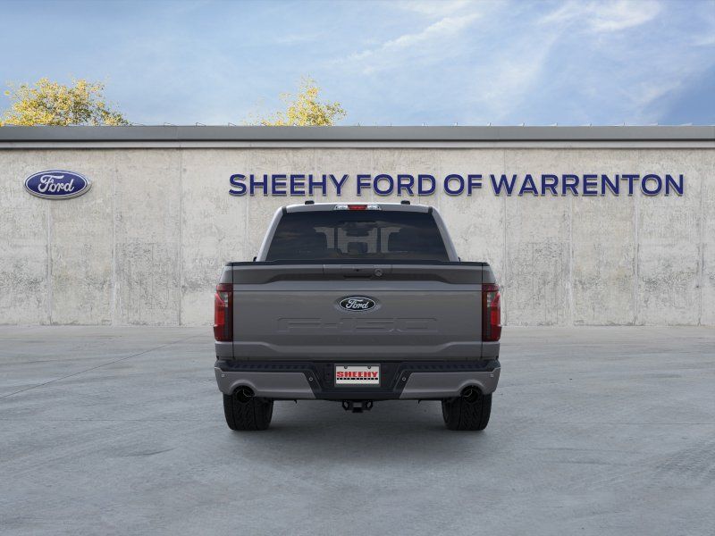New 2026 Carbonized Gray Metallic Ford XLT image 7