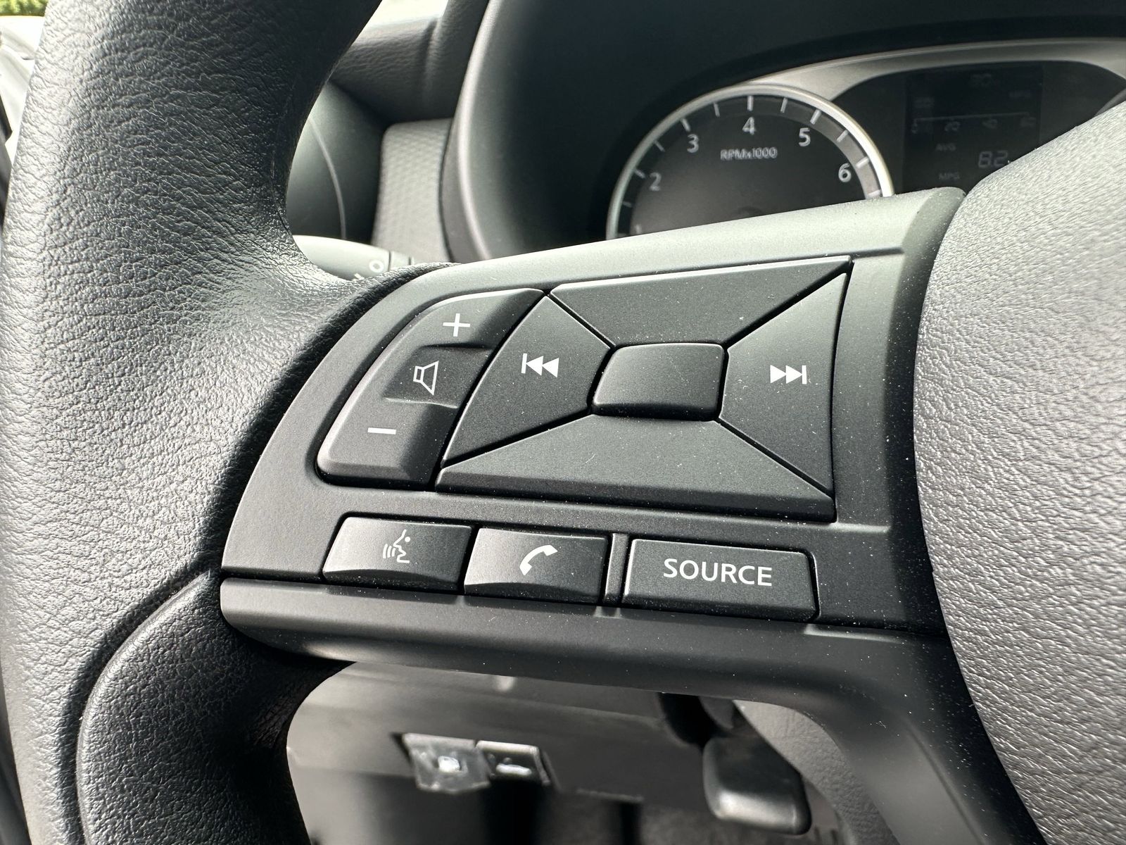 2025 Nissan Kicks Play S photo 9
