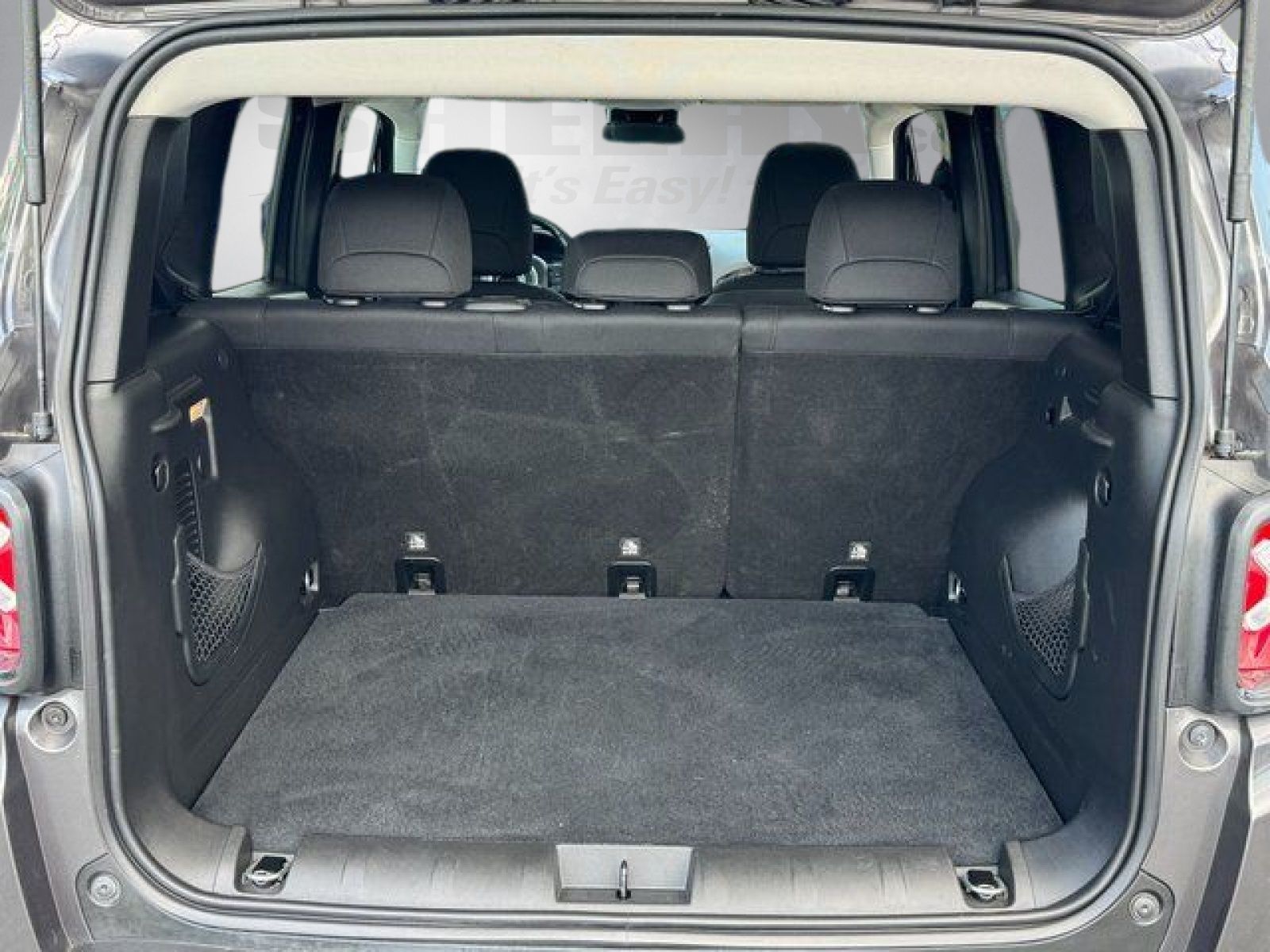 Used 2019 Gray Jeep Latitude image 21