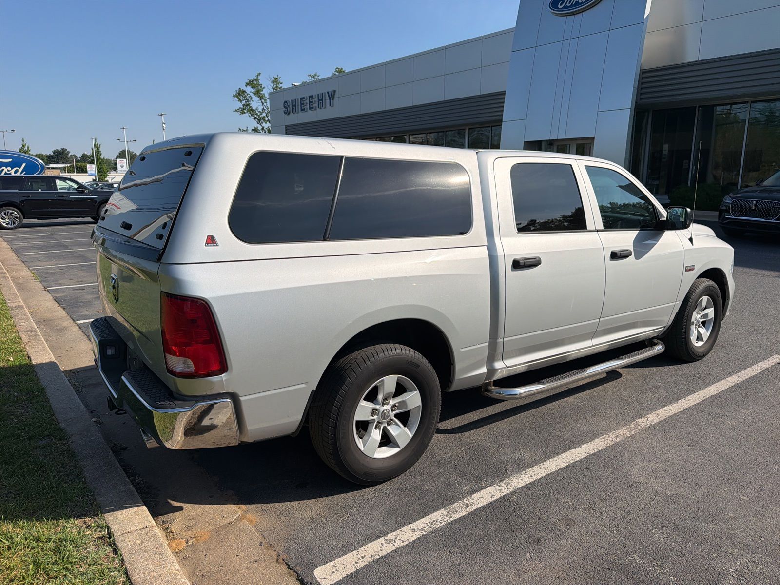 View vehicle photo 2