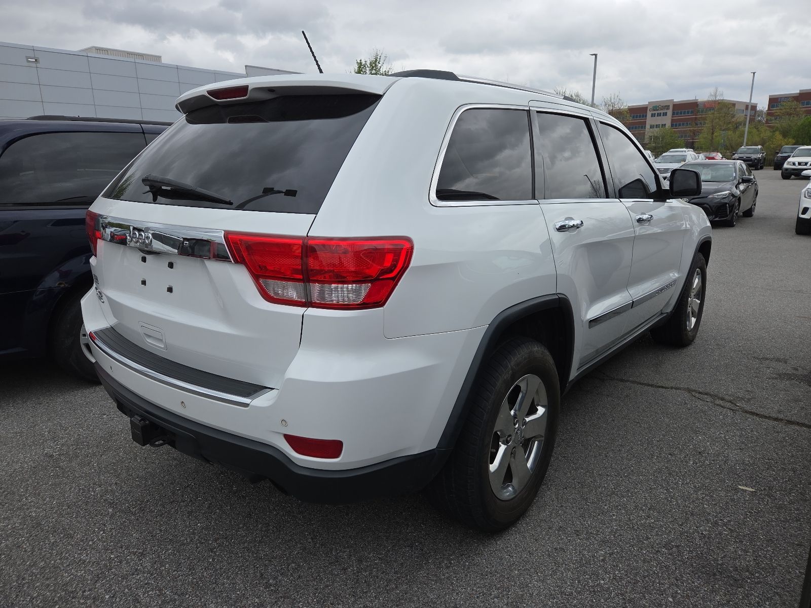 View vehicle photo 5