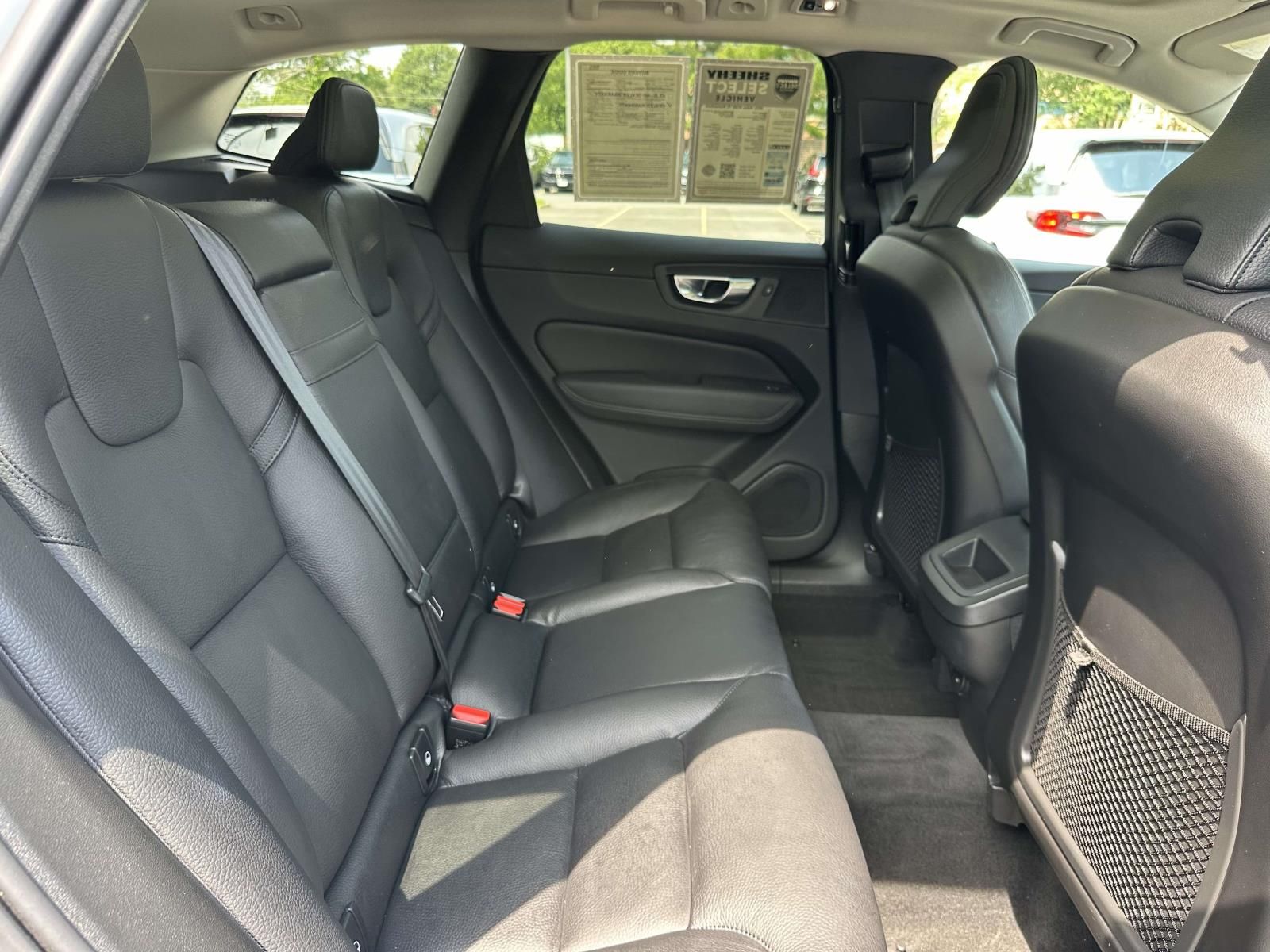 Used 2021 White Volvo T5 Momentum image 35