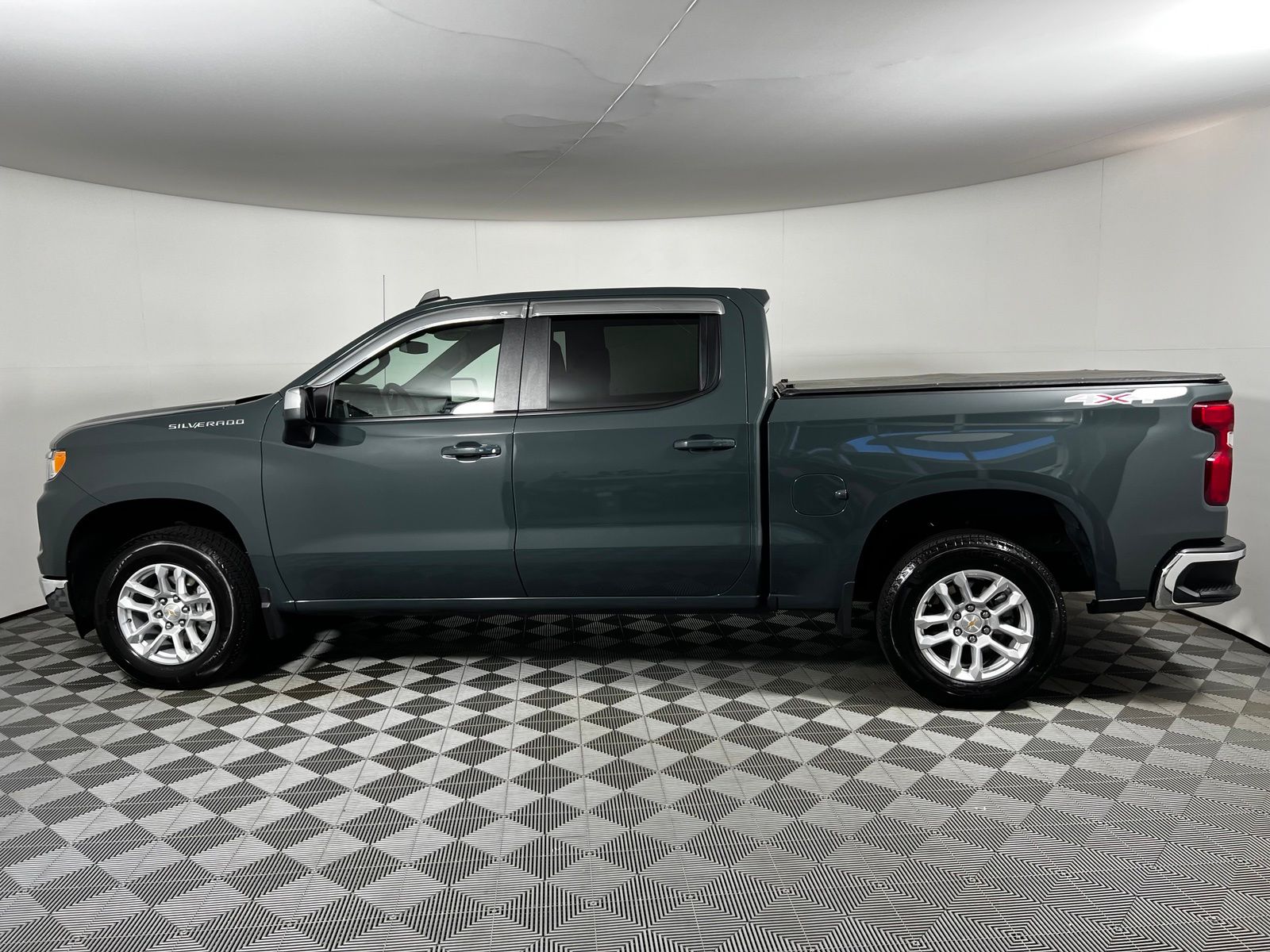 Thumbnail: 2025 Chevrolet Silverado 1500 - 8