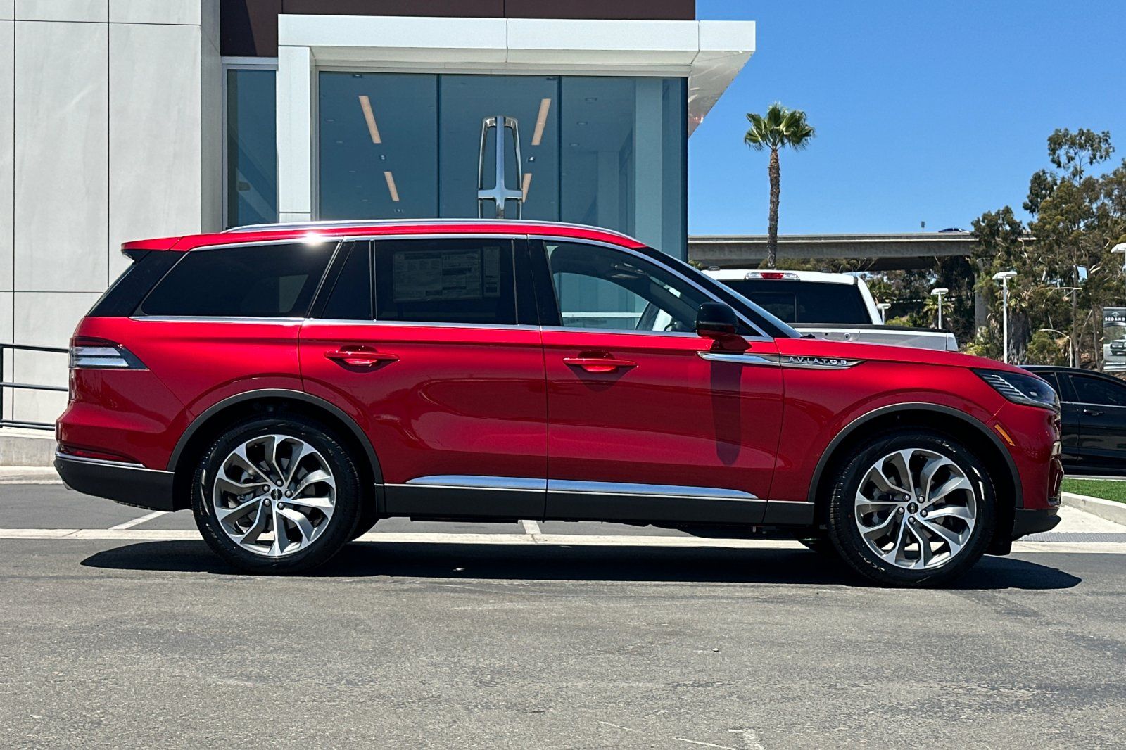 View vehicle photo 2