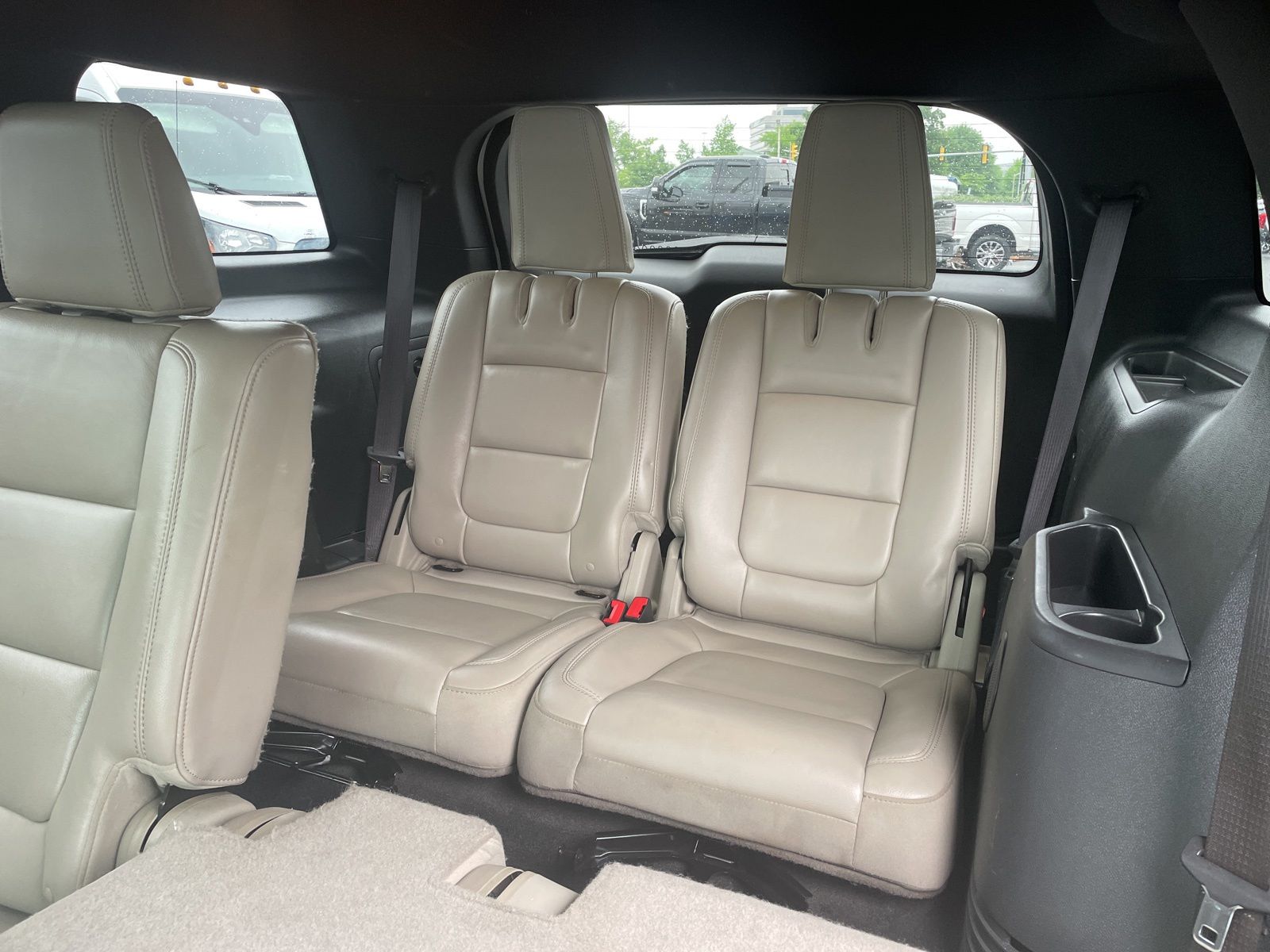 Used 2013 White Platinum Clearcoat Metallic Ford XLT image 17