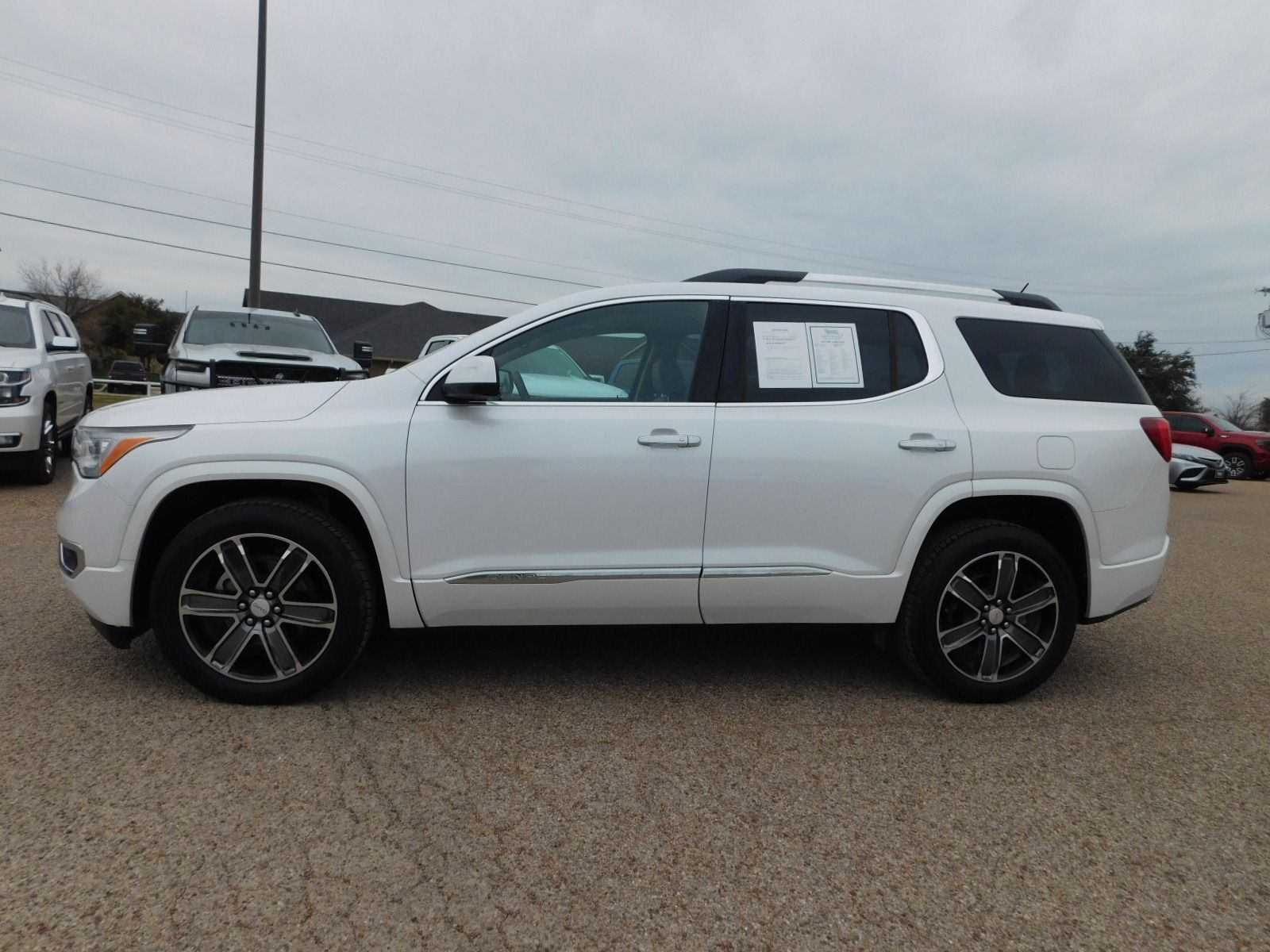 2017 GMC Acadia Denali 18