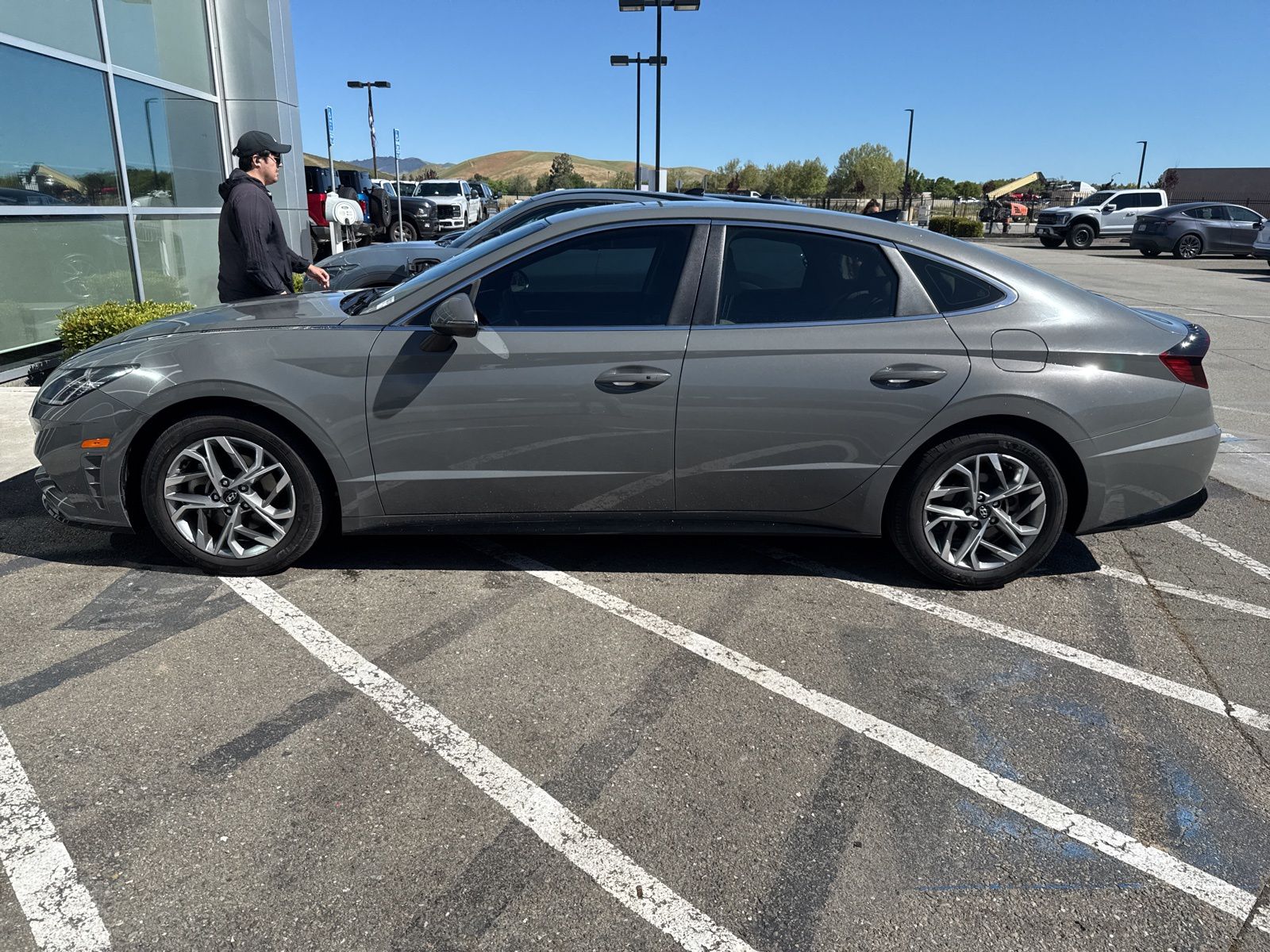 Used 2023 Gray Hyundai SEL image 2