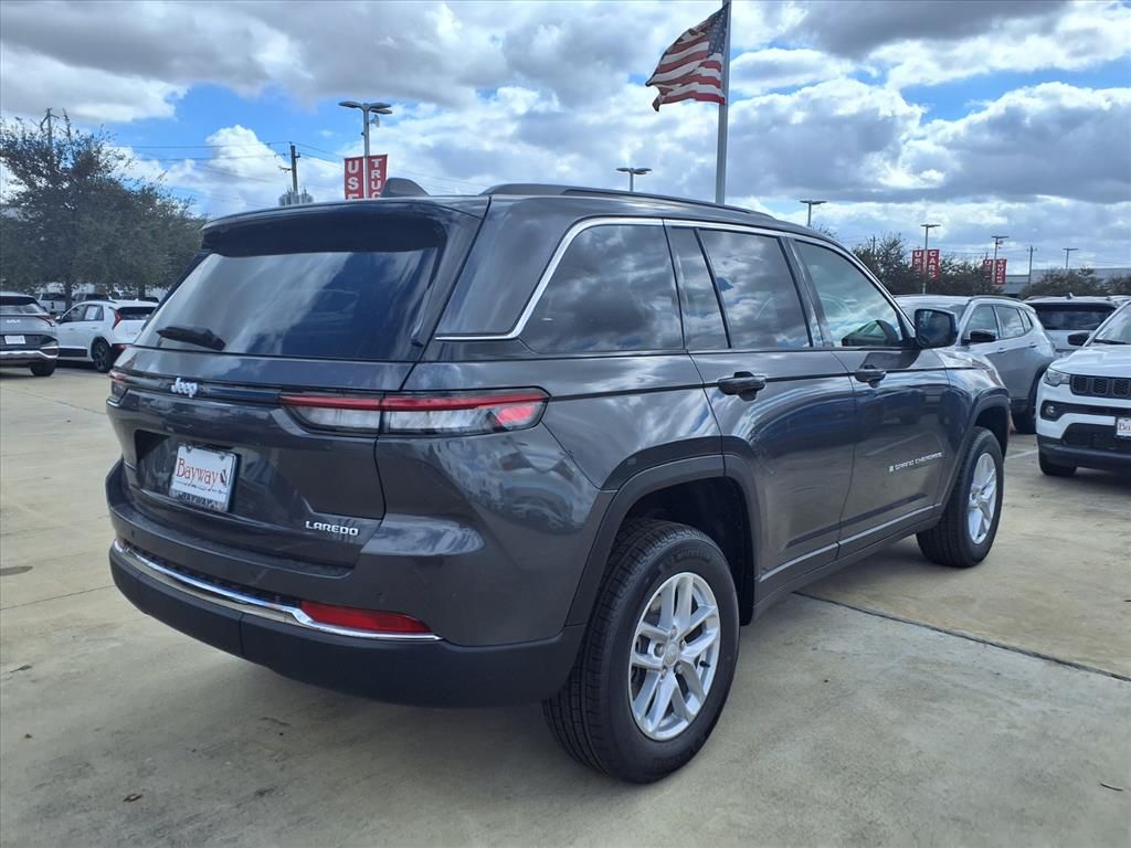 2025 Jeep Grand Cherokee Laredo X - 3