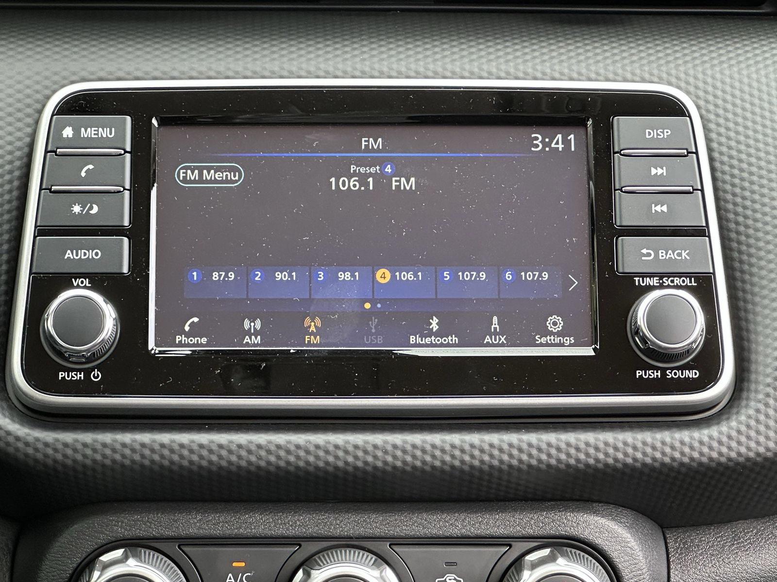 2025 Nissan Kicks Play S photo 3