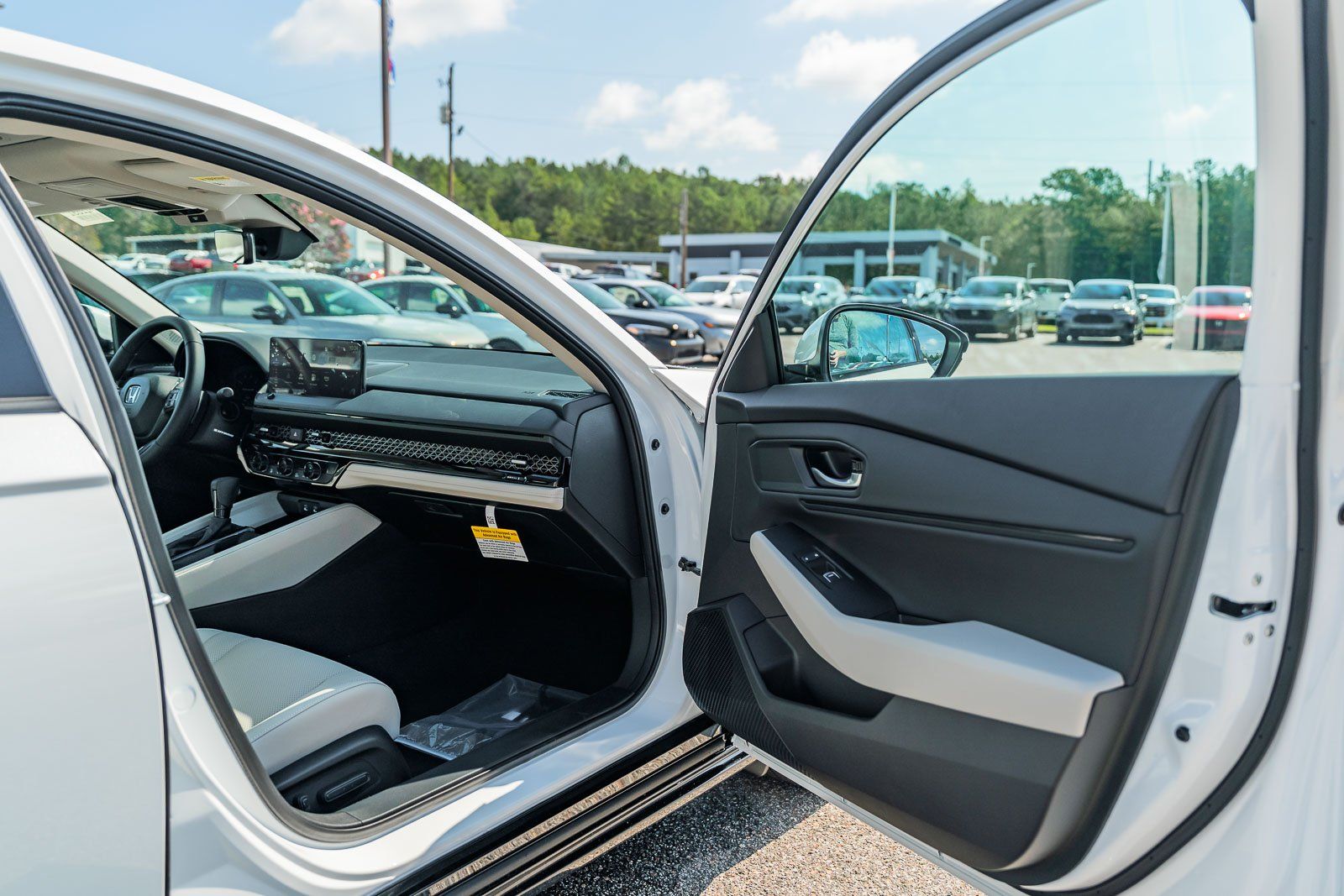 2025 Honda Accord Hybrid EX-L - Photo 8