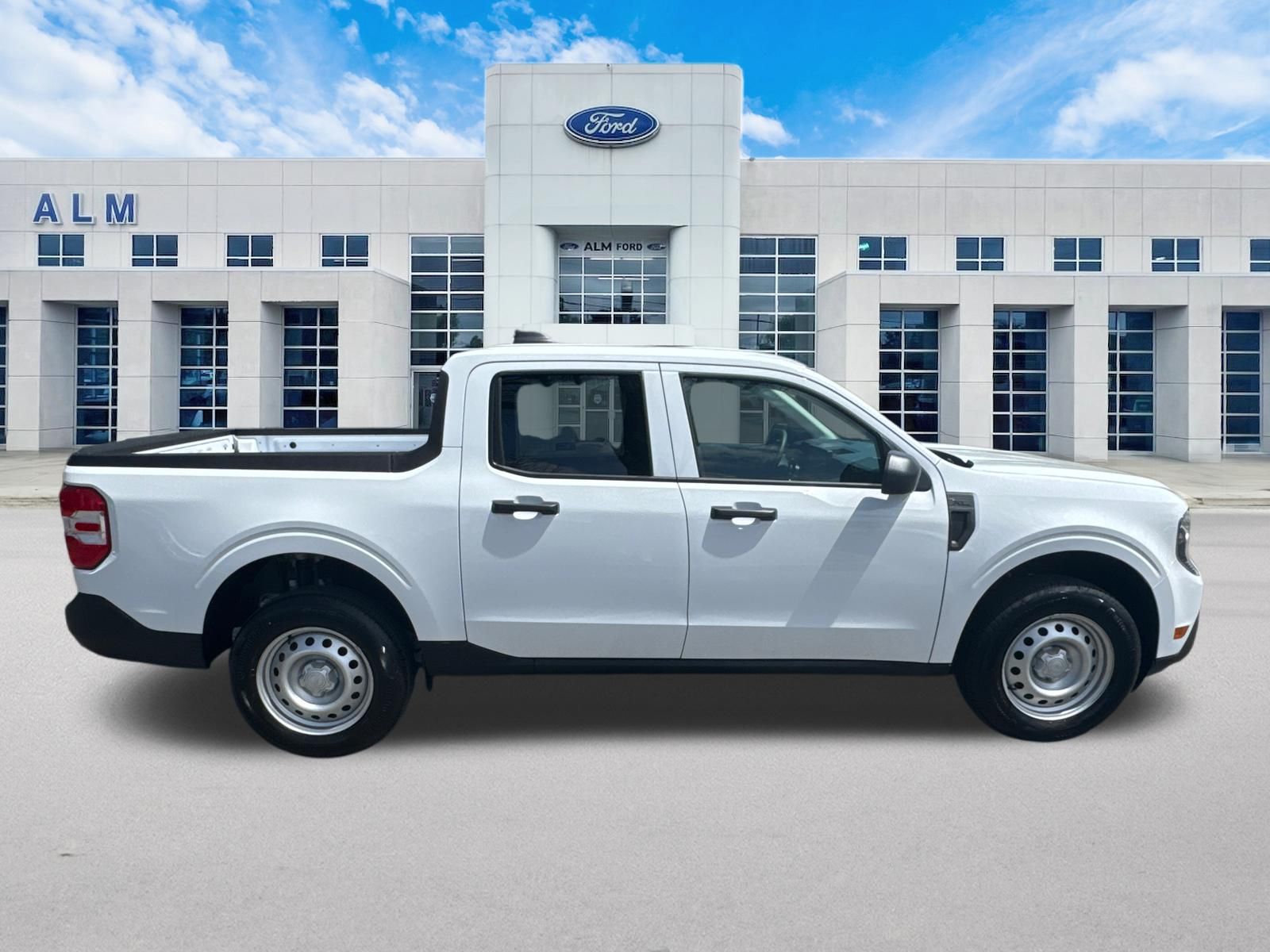 View vehicle photo 4