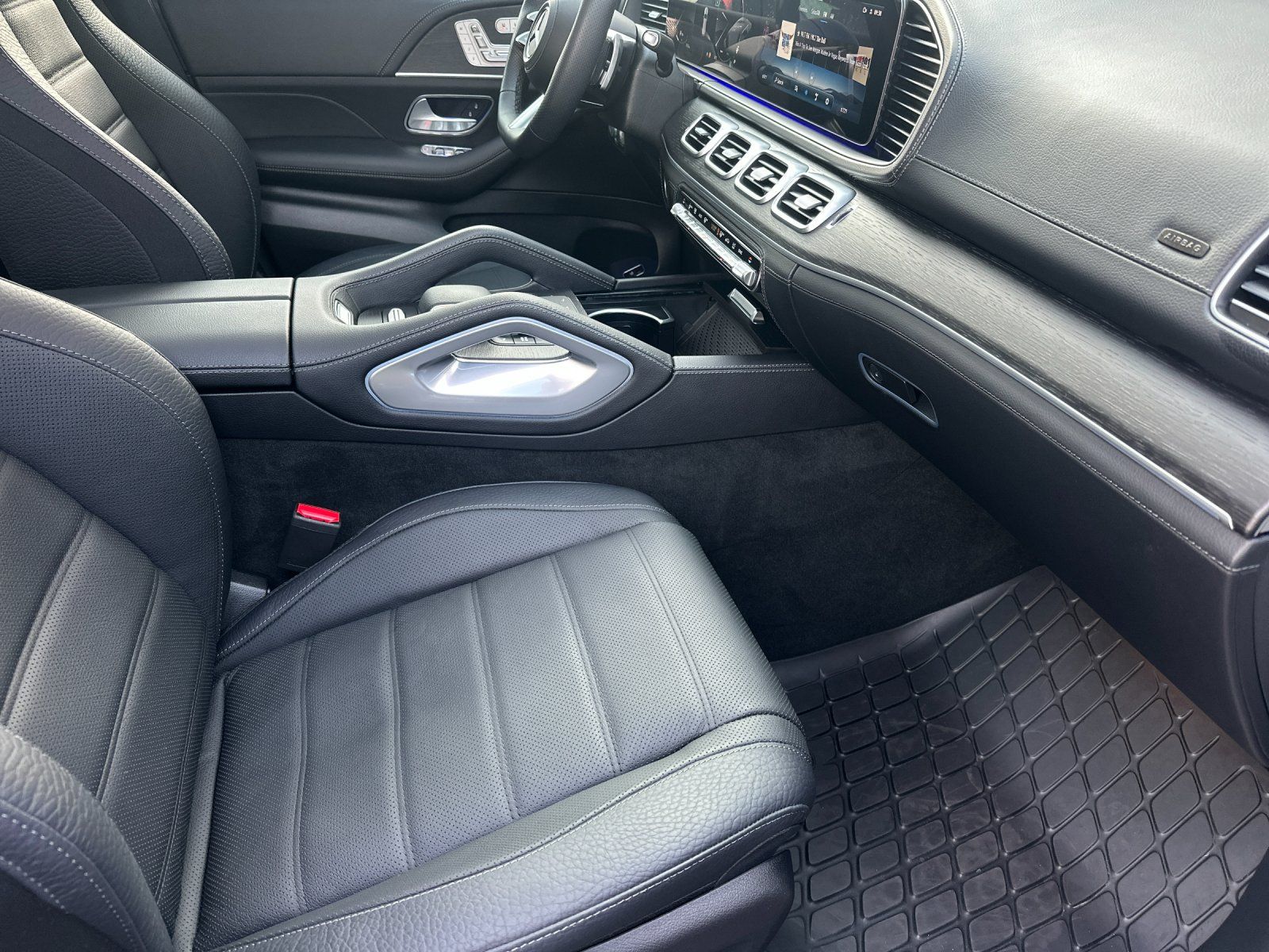 used 2025 Mercedes-Benz GLS car, priced at $84,498