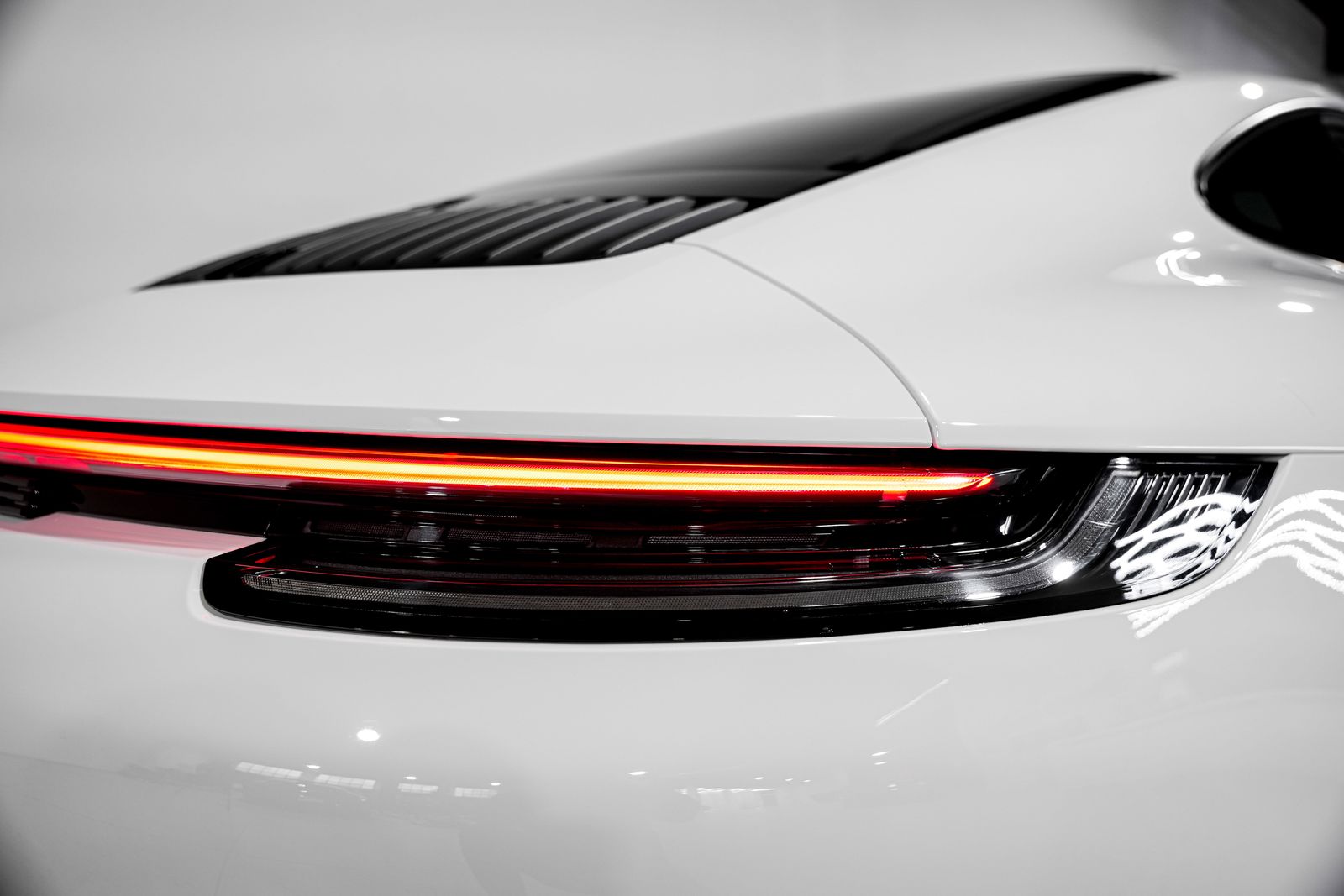 2022 Porsche 911 Carrera GTS — photo 38