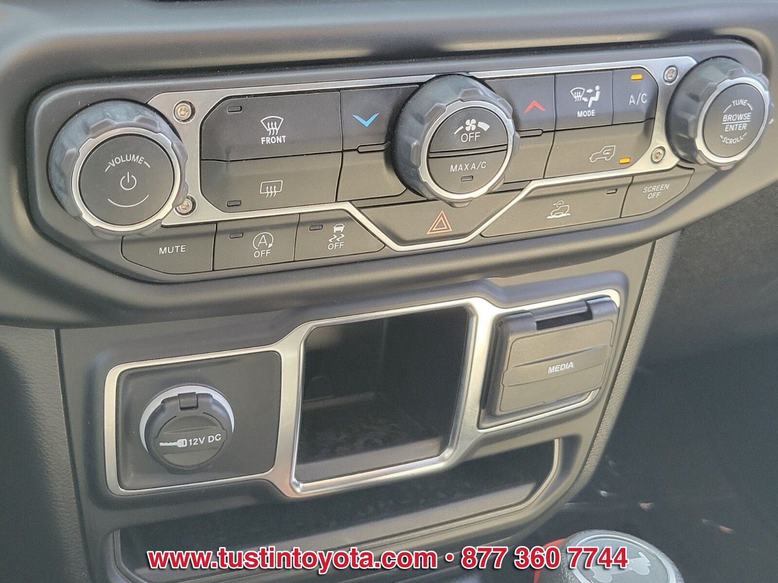 Used 2023 Black Jeep Sport image 21
