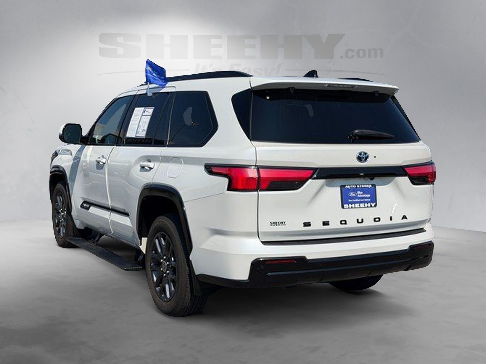 Used 2023 Pearl Toyota Platinum image 14