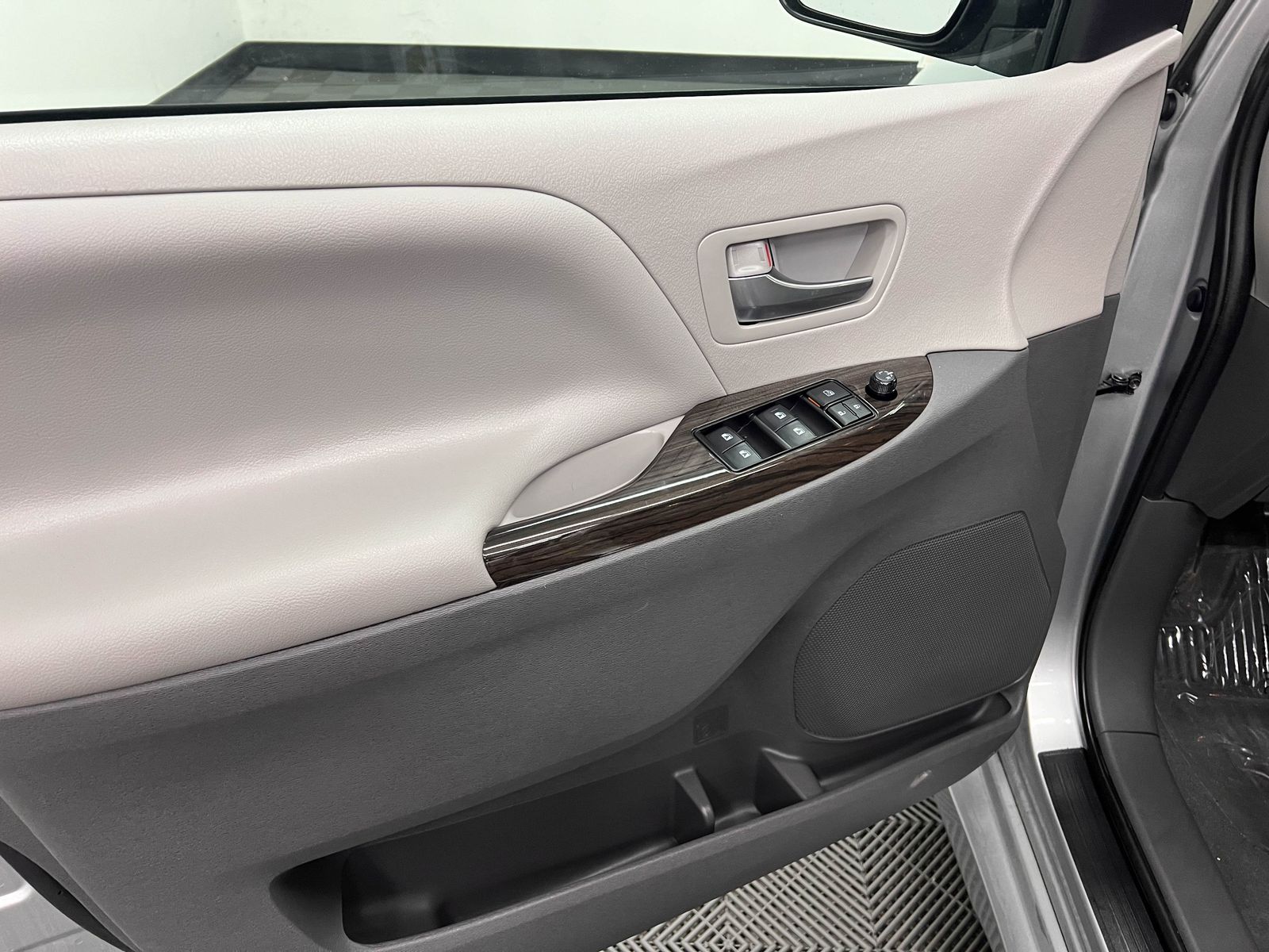 used 2020 Toyota Sienna car, priced at $38,888