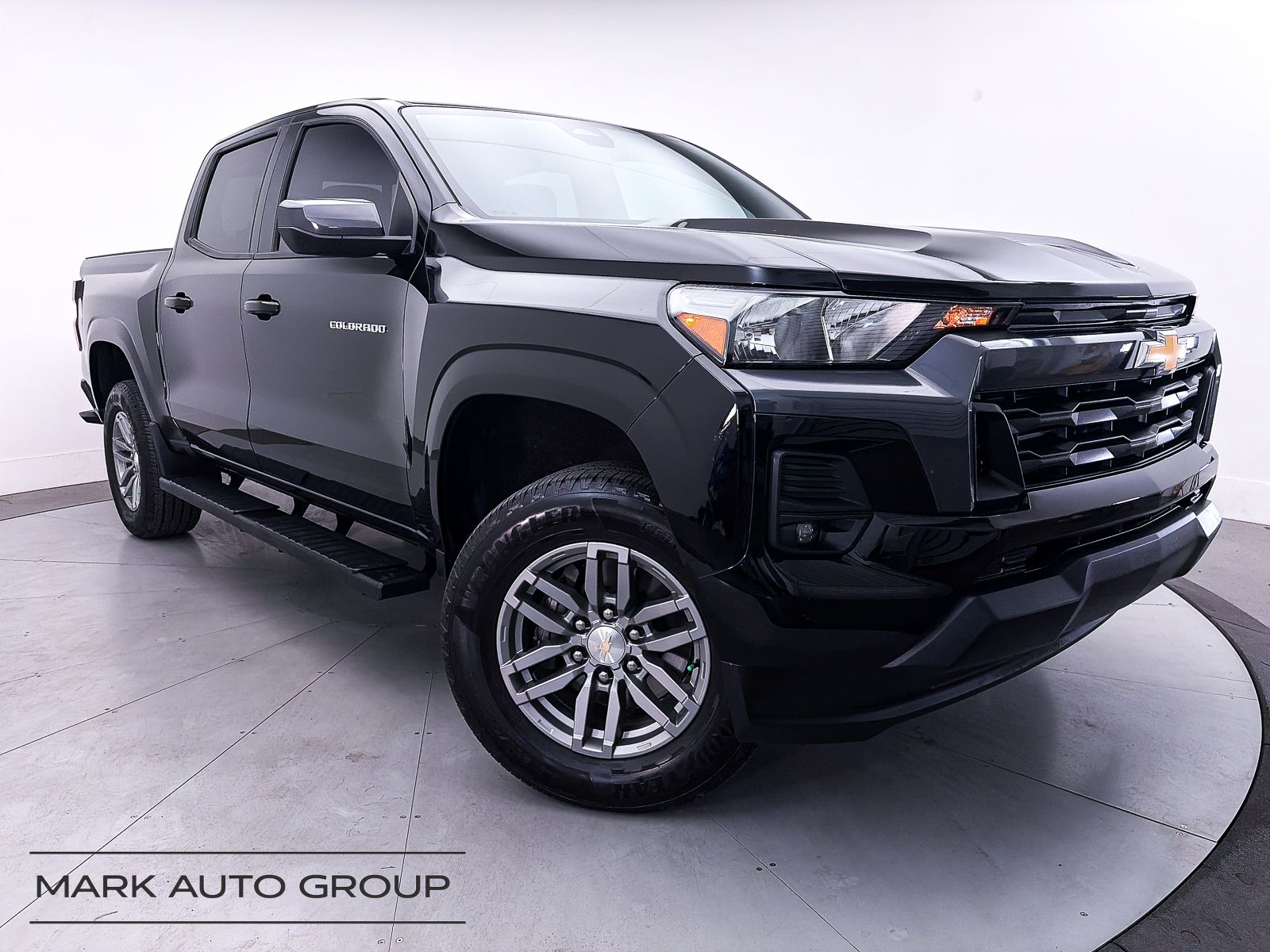 Black 2024 Chevrolet Colorado Pickup Truck 4X2 8-Speed Automatic