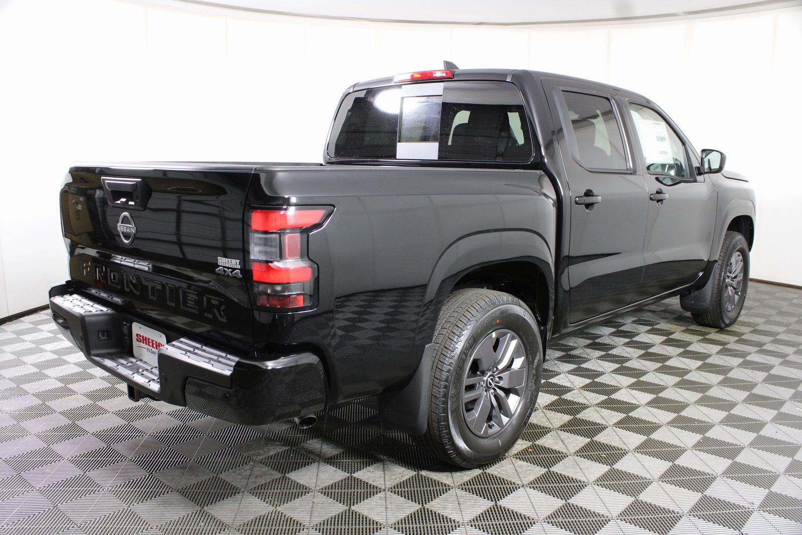 View vehicle photo 6