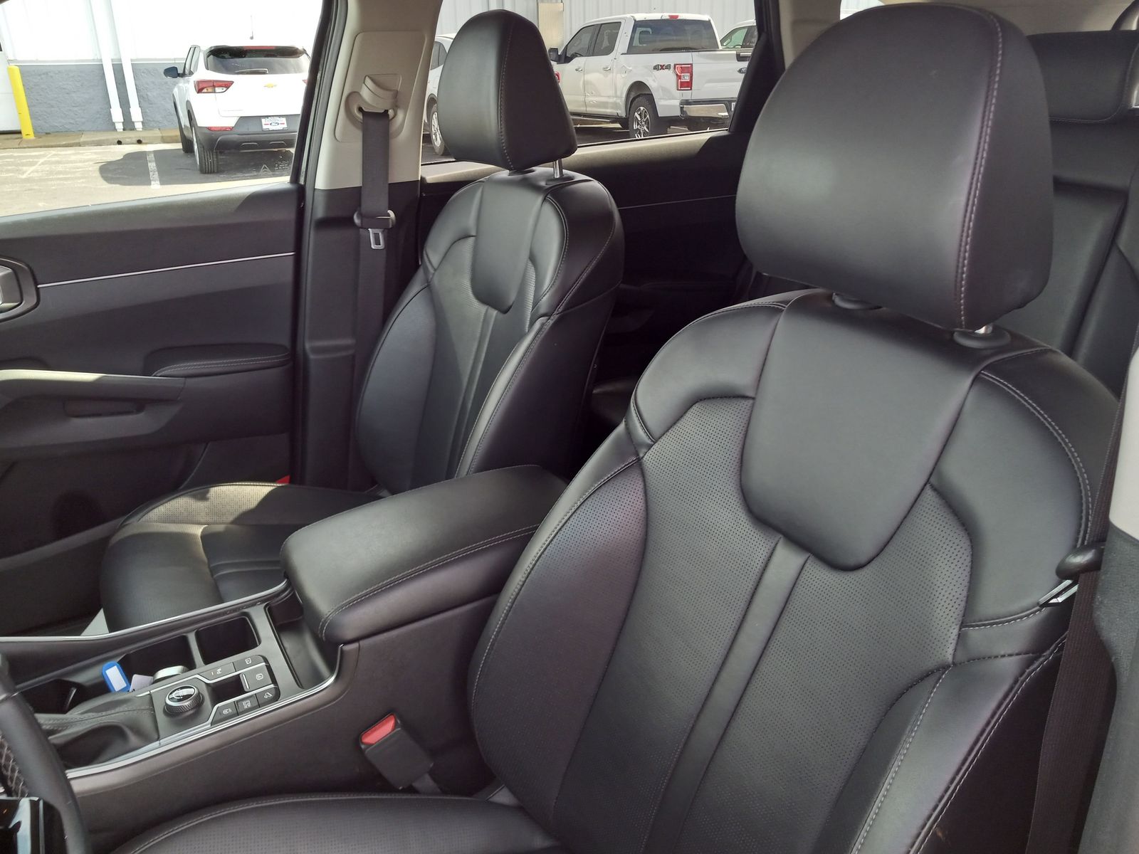 2024 Kia Sorento image 13